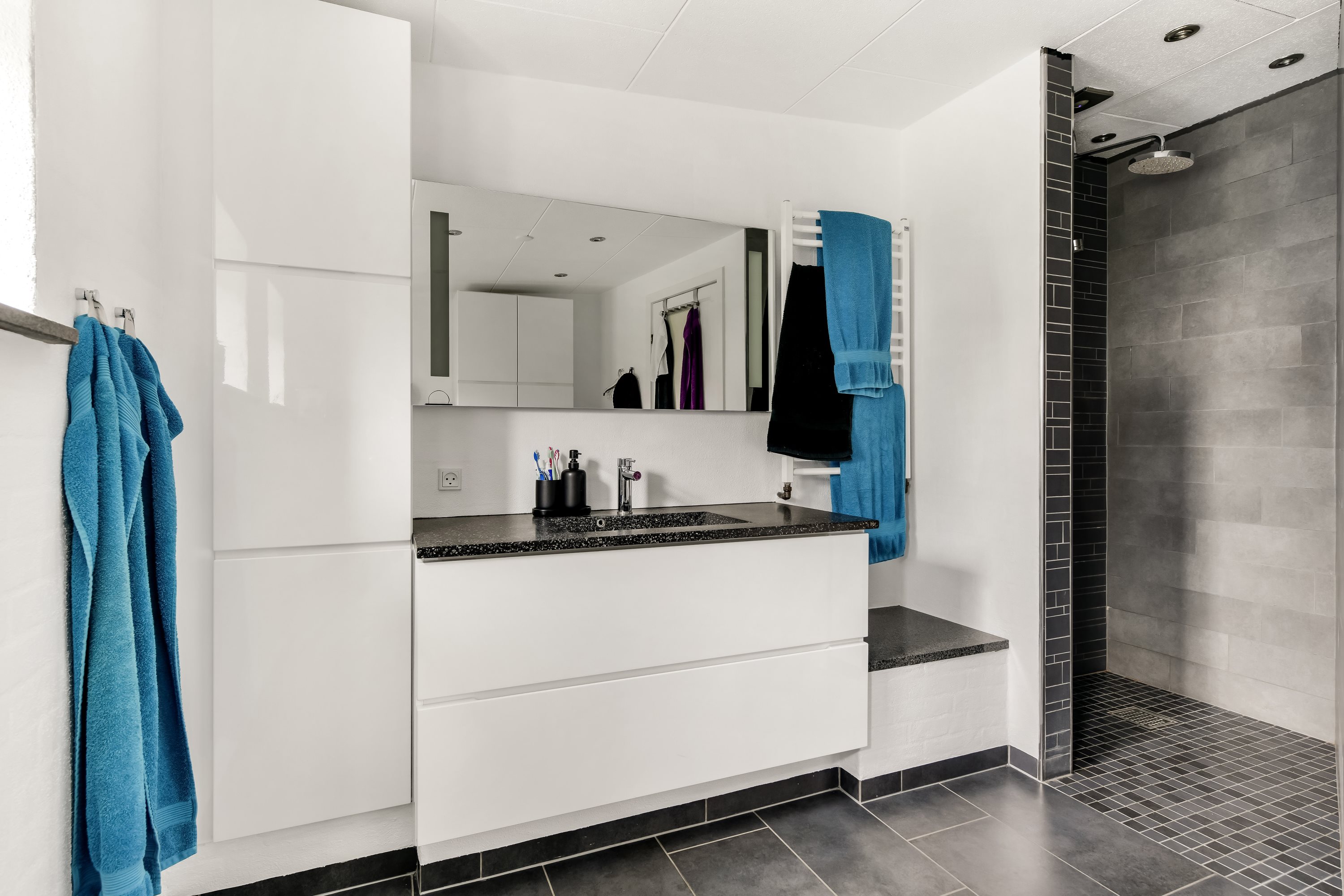 Fremhævet badeværelse billede i fuldskærmstilstand. Billede af Skolebakken 139, 6705 Esbjerg Ø