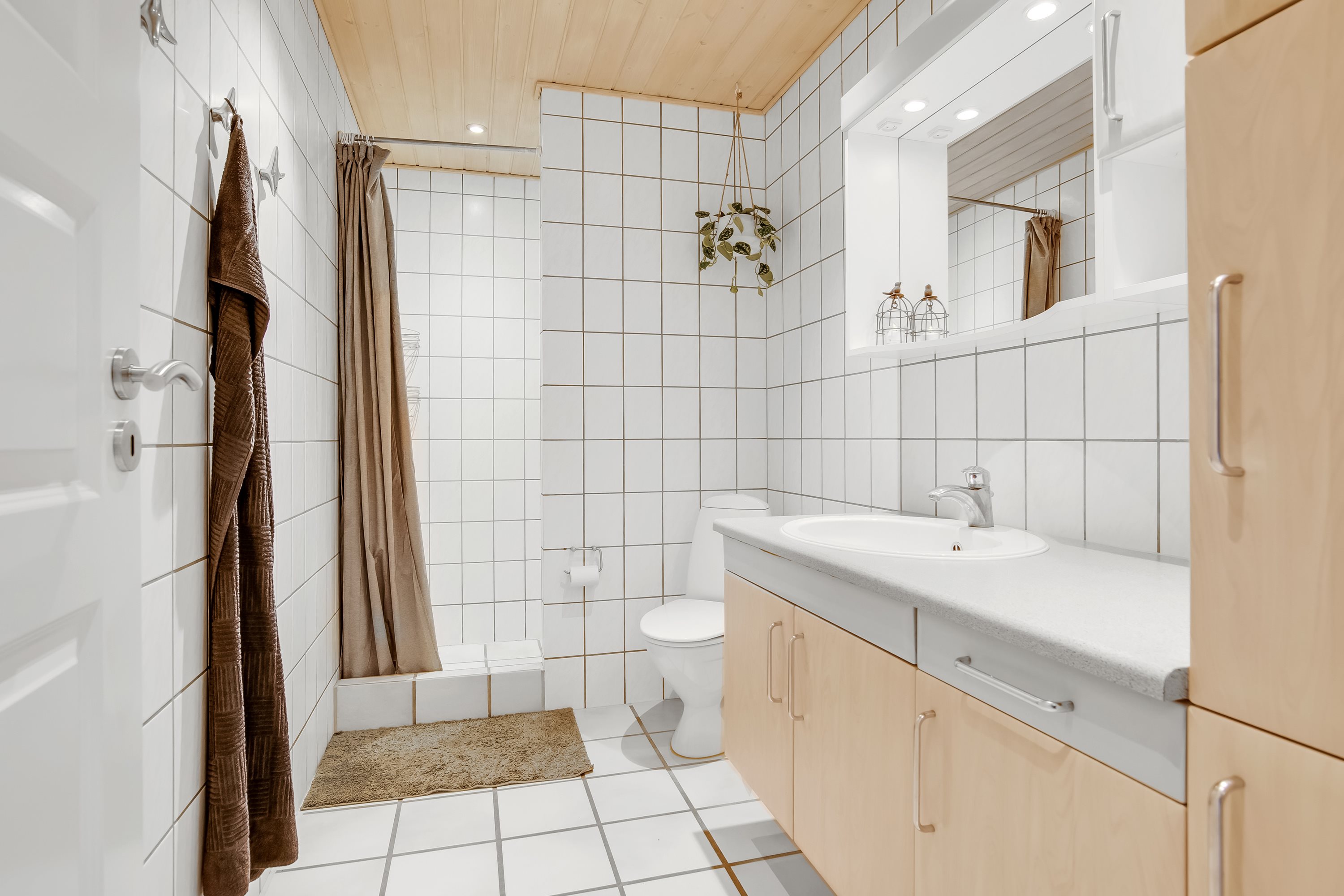 Fremhævet badeværelse billede i fuldskærmstilstand. Billede af Knud Aggers Vej 61, 7500 Holstebro