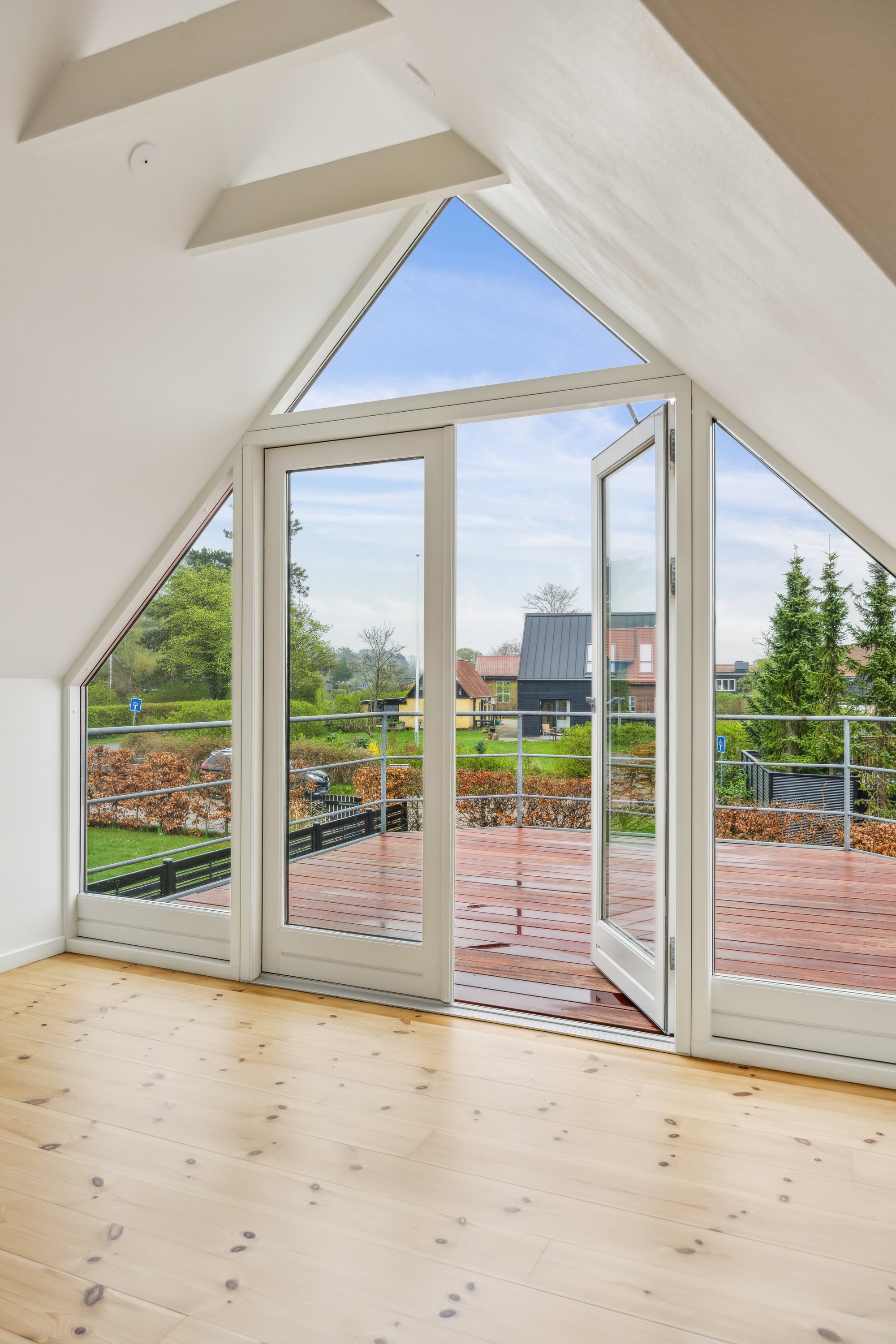 Fremhævet stue billede i fuldskærmstilstand. Billede af Egil Fischers Vej 3, Femmøller Strand, 8400 Ebeltoft