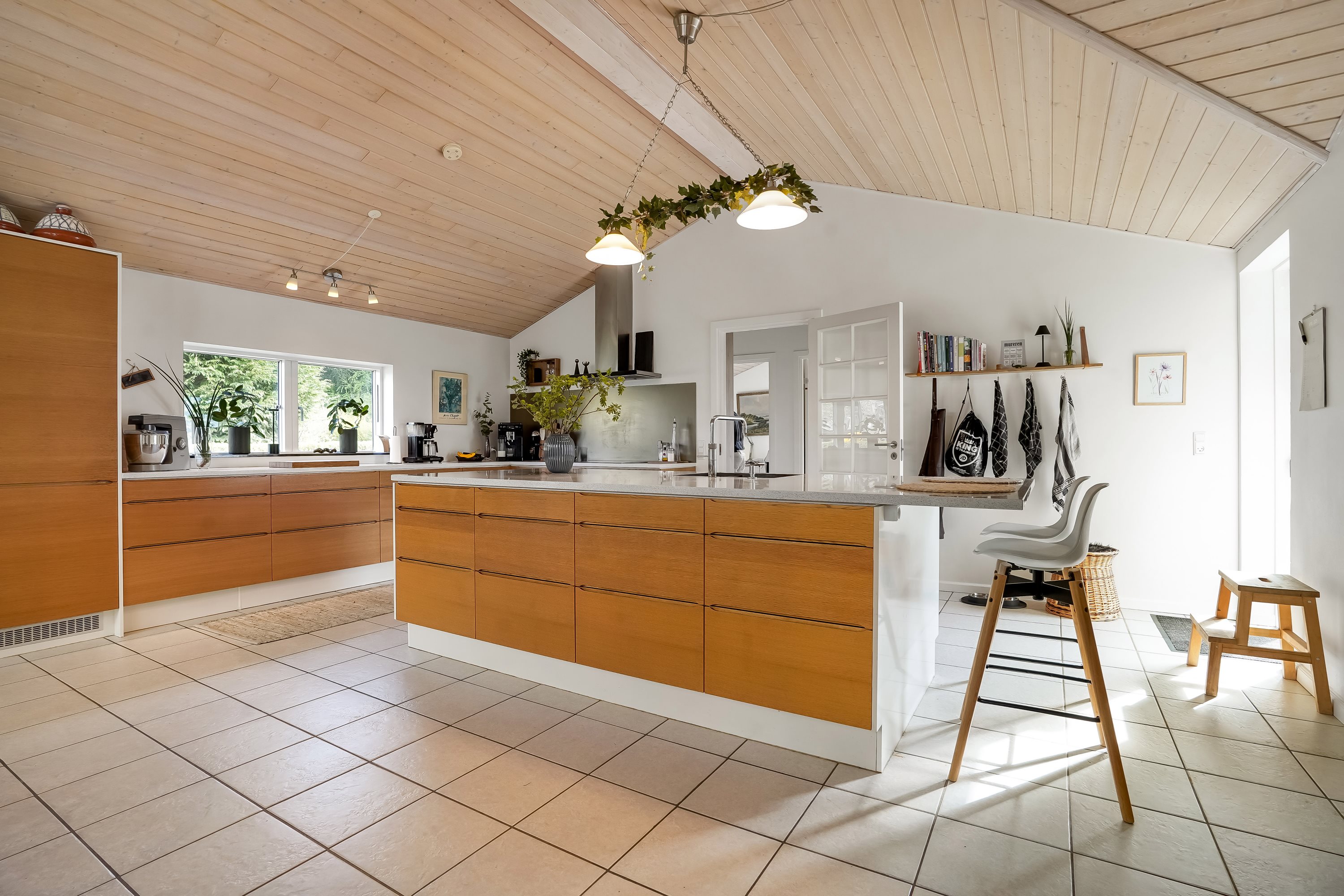 Fremhævet køkken billede i fuldskærmstilstand. Billede af Hasselvej 4, Lunghøj, 5591 Gelsted