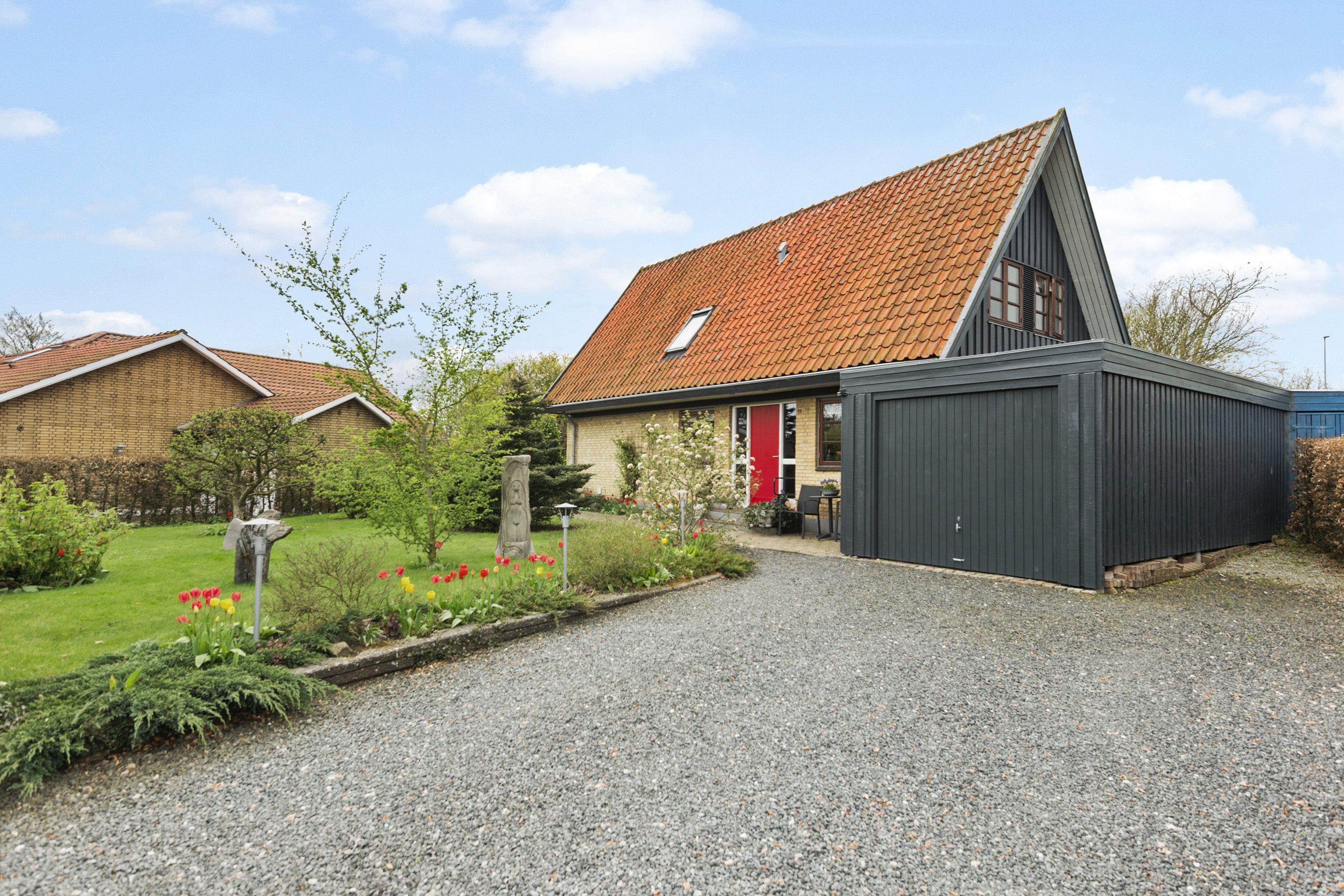 Fremhævet ejendommen billede i fuldskærmstilstand. Billede af Lærkevej 11, Hou, 8300 Odder