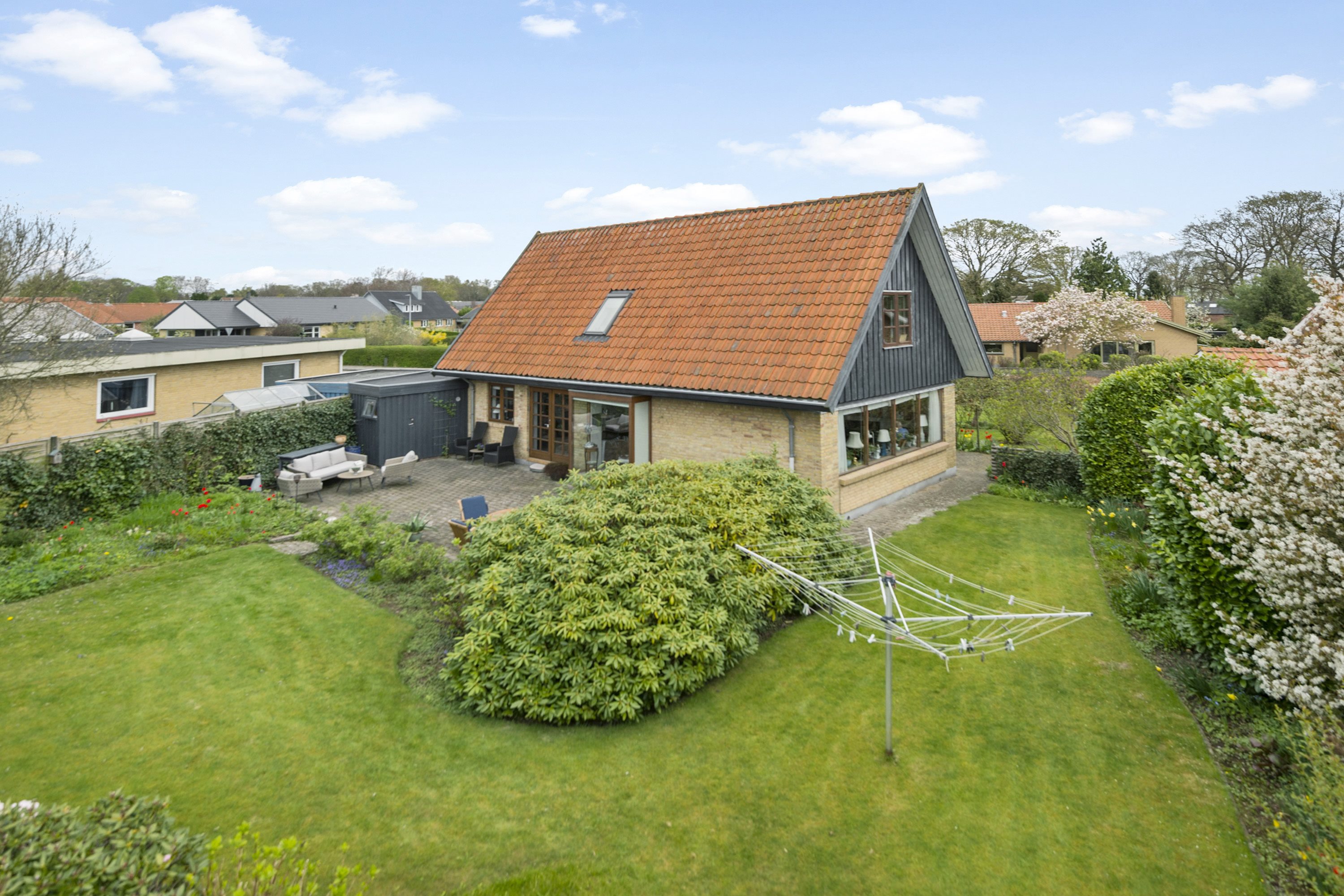 Fremhævet ejendommen billede i fuldskærmstilstand. Billede af Lærkevej 11, Hou, 8300 Odder