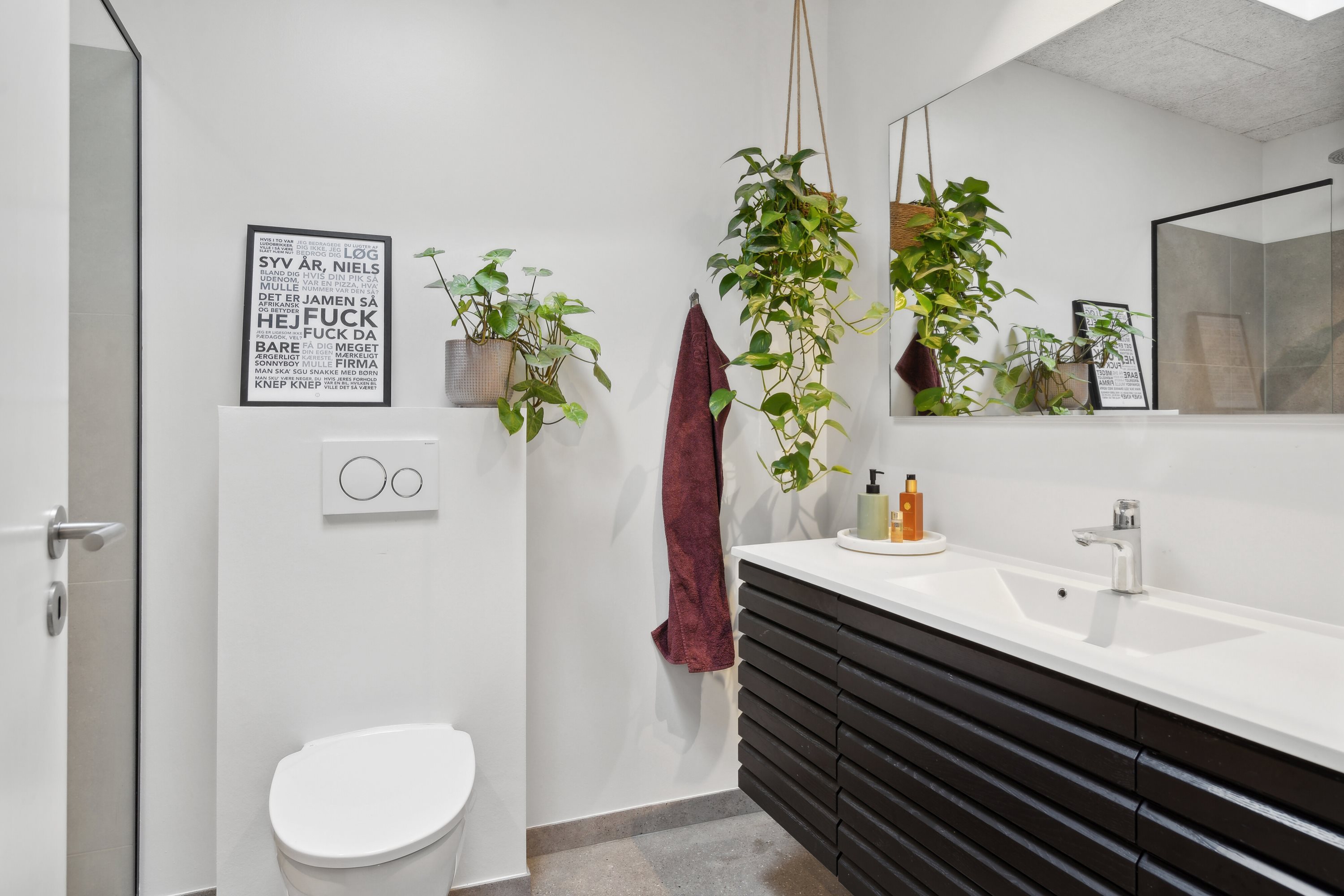 Fremhævet badeværelse billede i fuldskærmstilstand. Billede af Søndergade 24C, 5000 Odense C