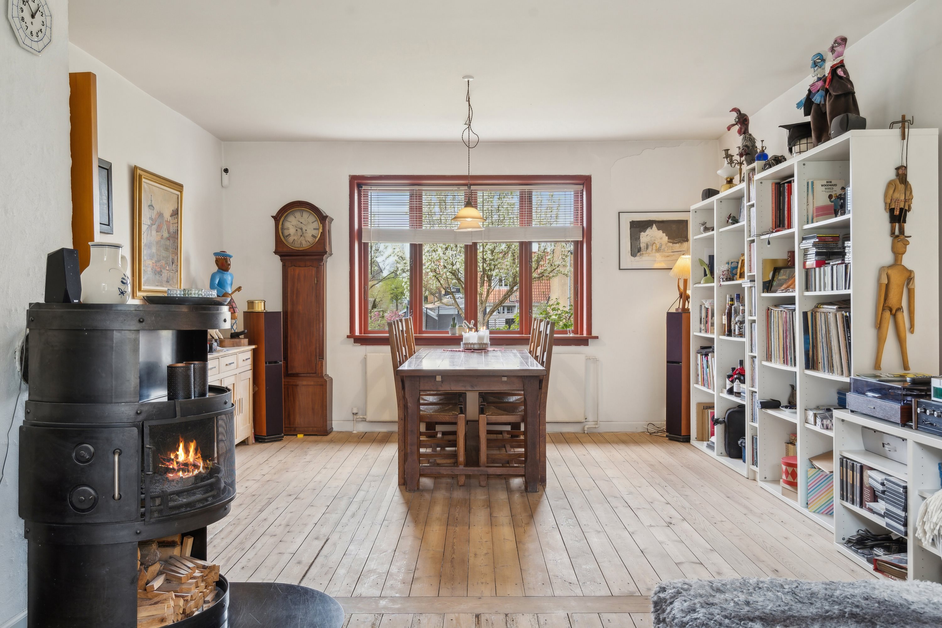 Fremhævet pejsestue billede i fuldskærmstilstand. Billede af Vinkældervej 17, 5000 Odense C