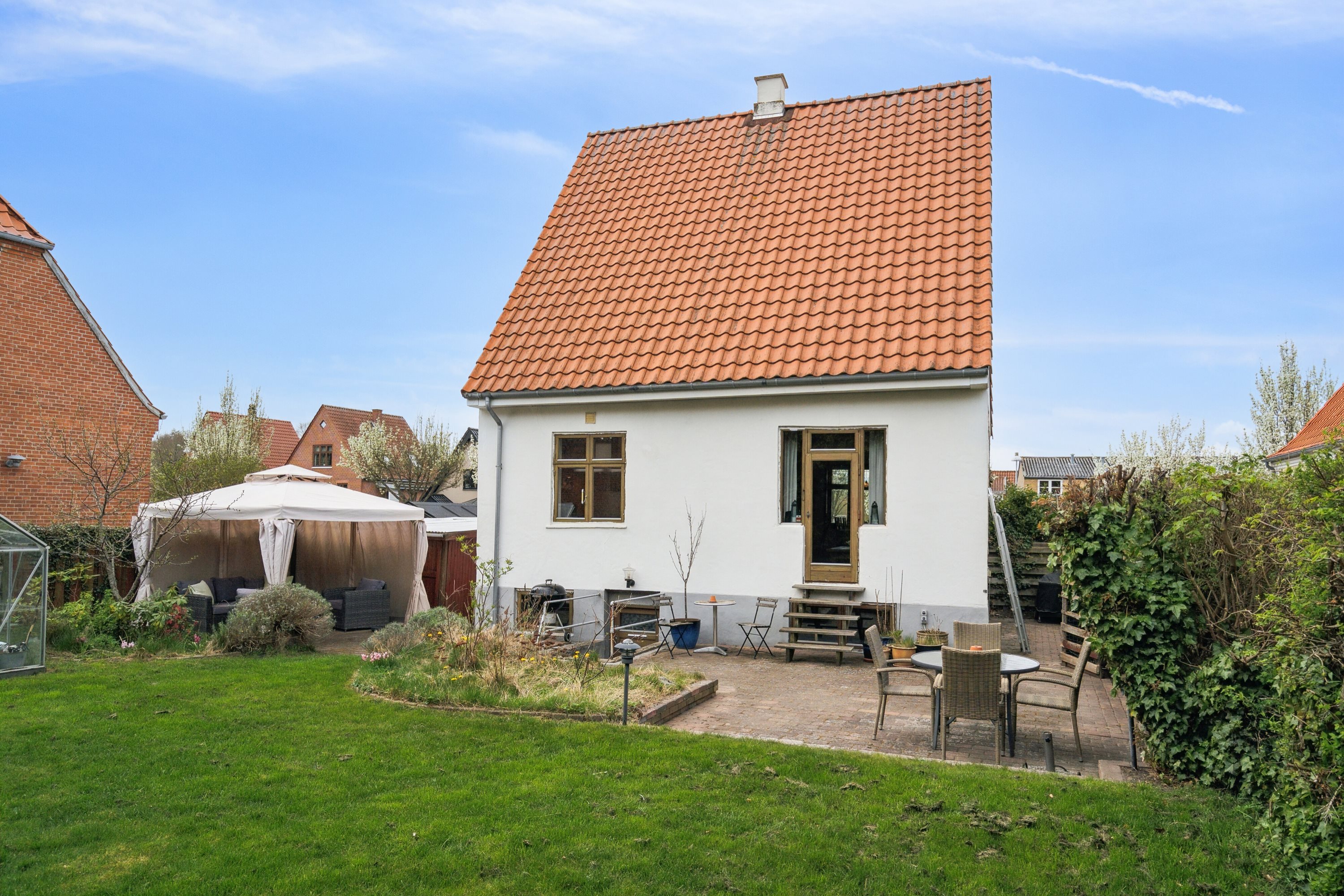 Fremhævet set fra haven billede i fuldskærmstilstand. Billede af Vinkældervej 17, 5000 Odense C