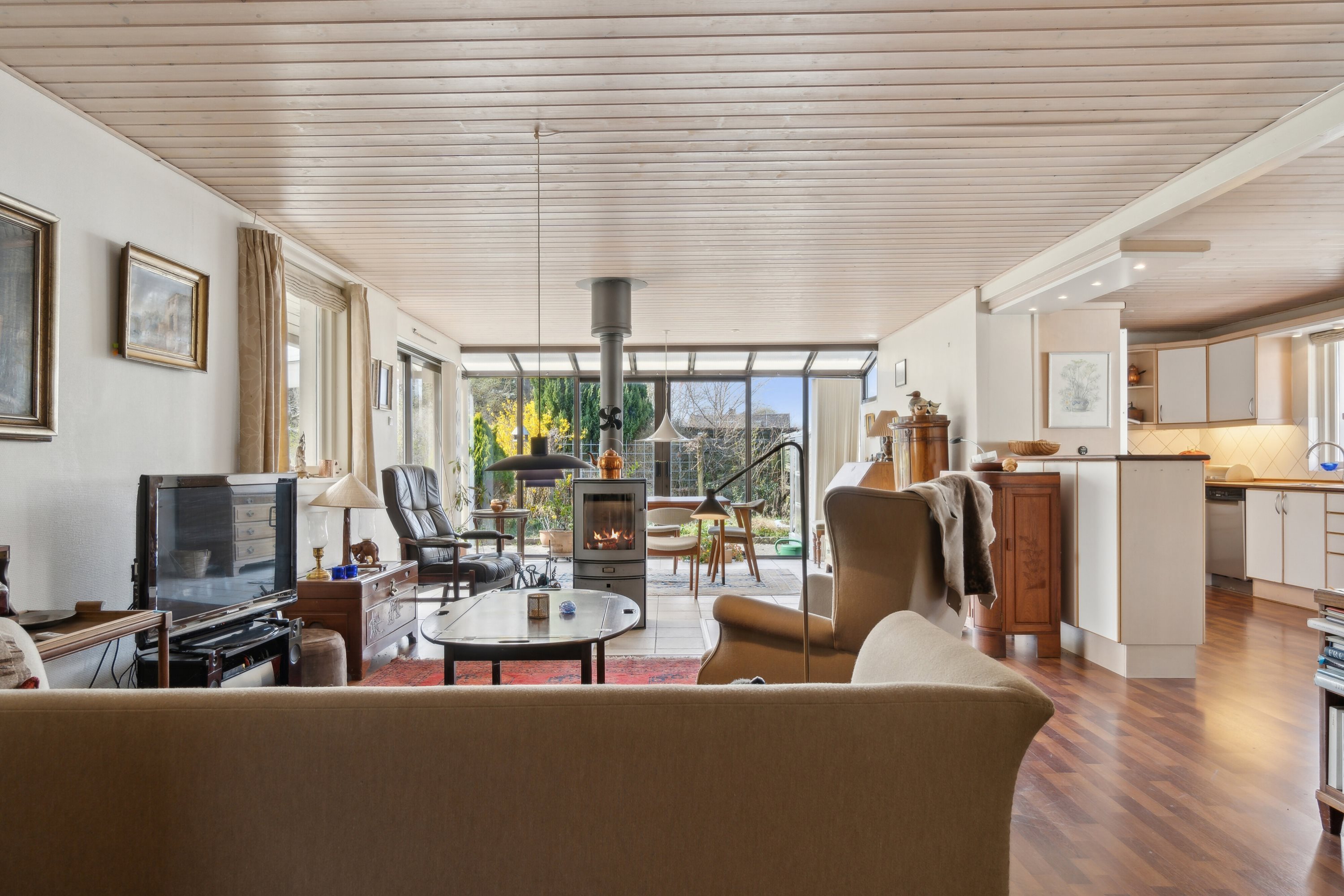 Fremhævet stue billede i fuldskærmstilstand. Billede af Ønskevej 1, 3360 Liseleje