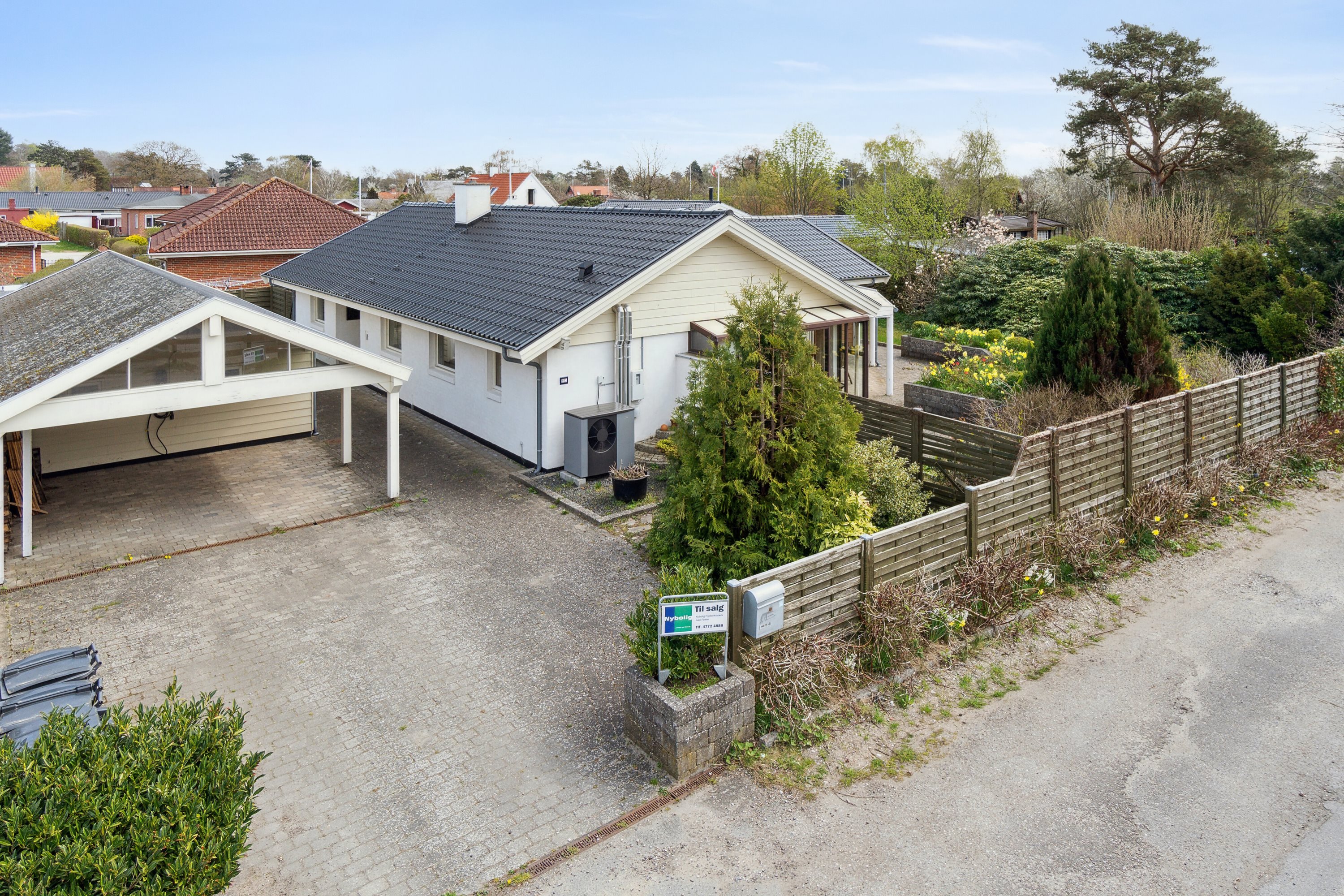 Fremhævet set fra vejen billede i fuldskærmstilstand. Billede af Ønskevej 1, 3360 Liseleje