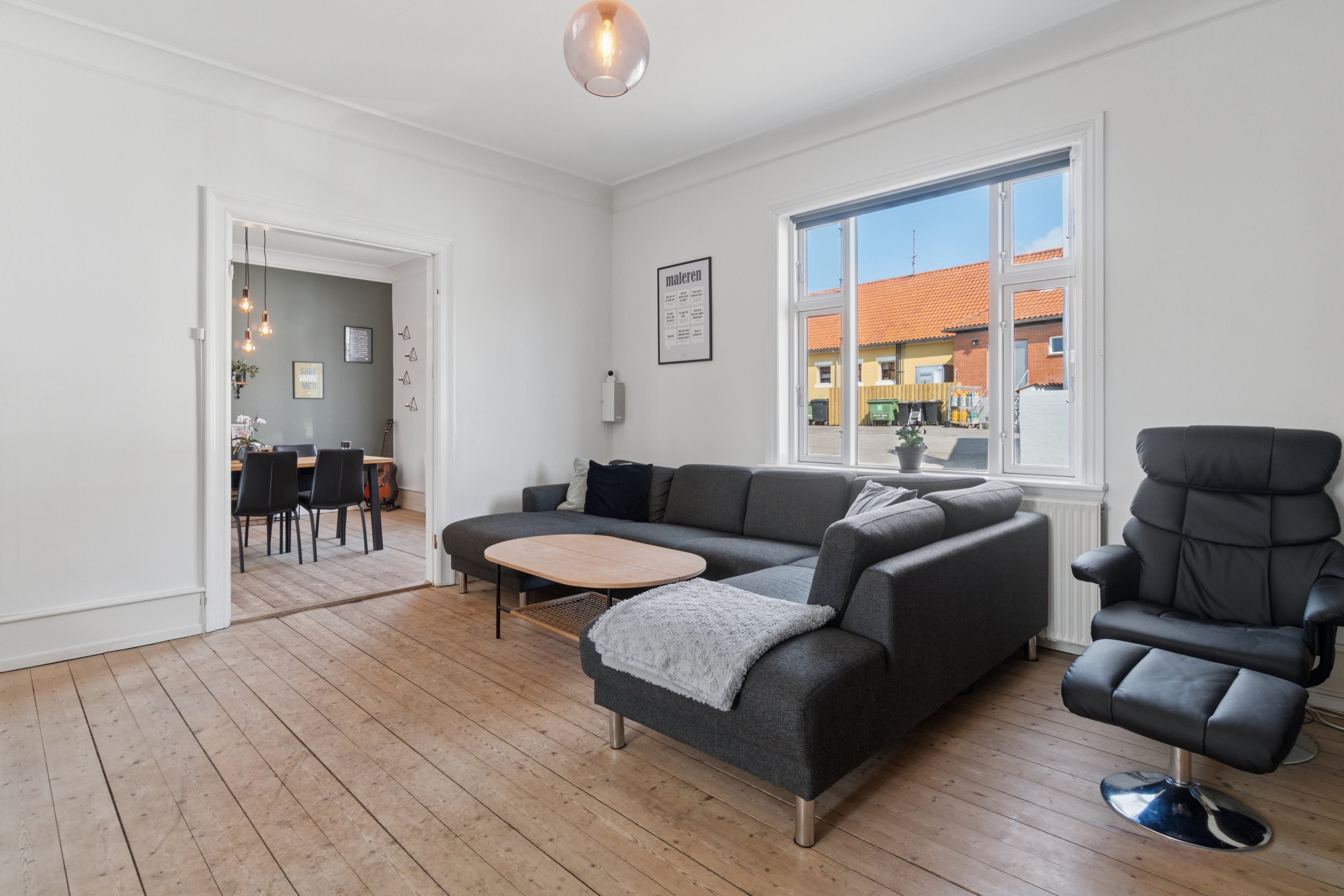 Fremhævet stue billede i fuldskærmstilstand. Billede af Vestergade 47, 3790 Hasle