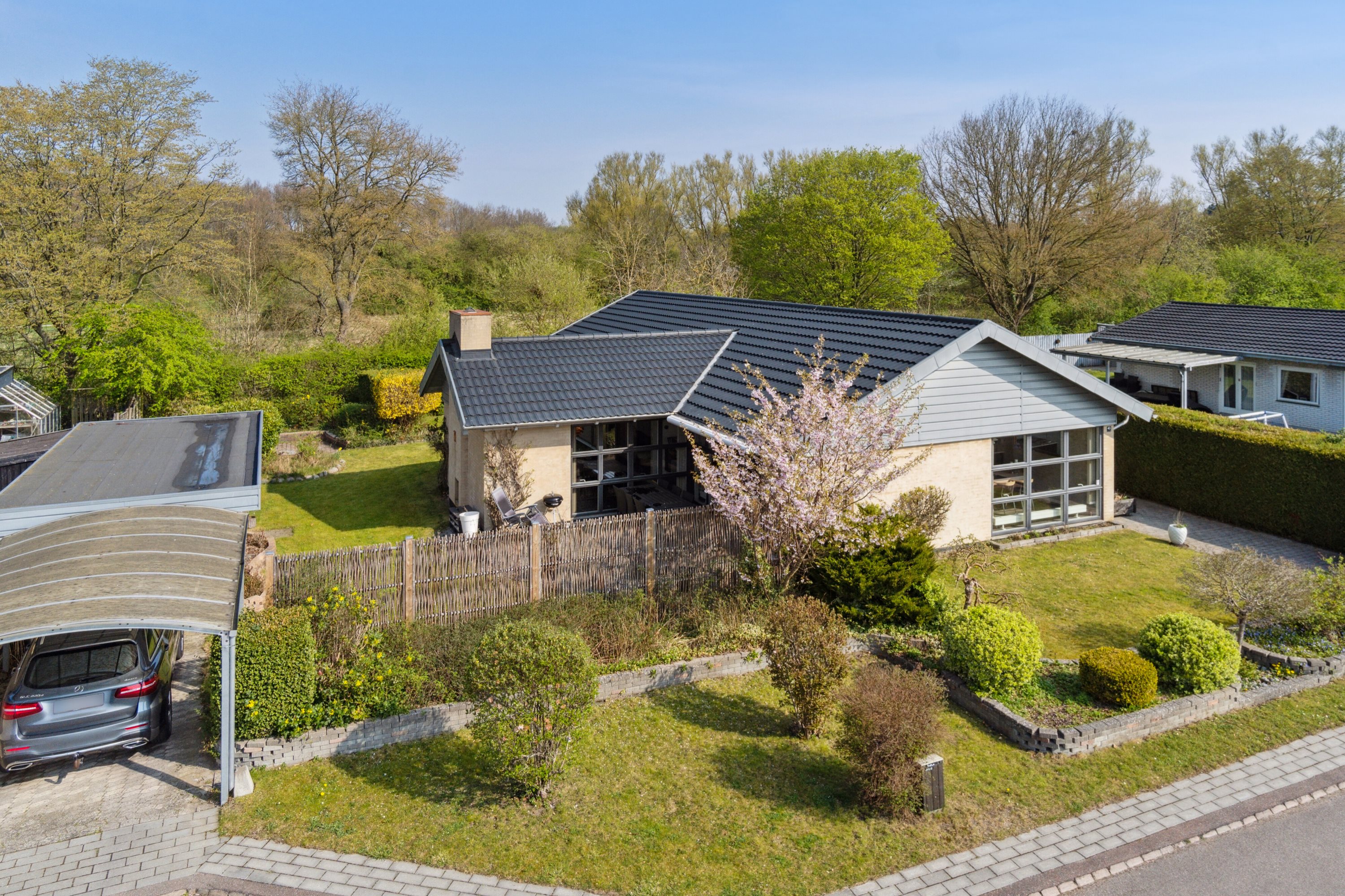 Villa: Set fra vejen på Borgager 43, 2620 Albertslund