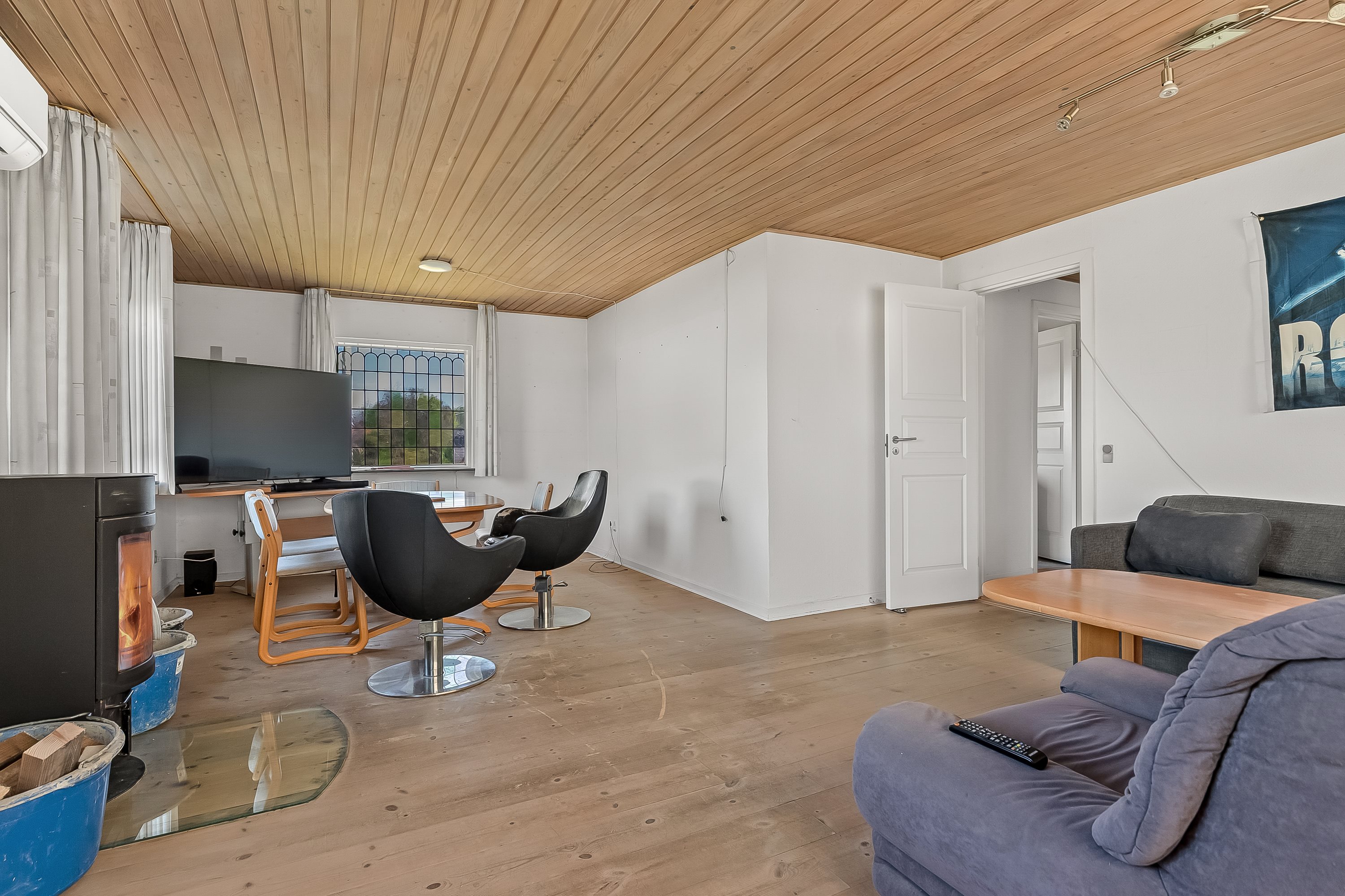 Fremhævet stue billede i fuldskærmstilstand. Billede af Donsvej 18, Vester Nebel, 6040 Egtved