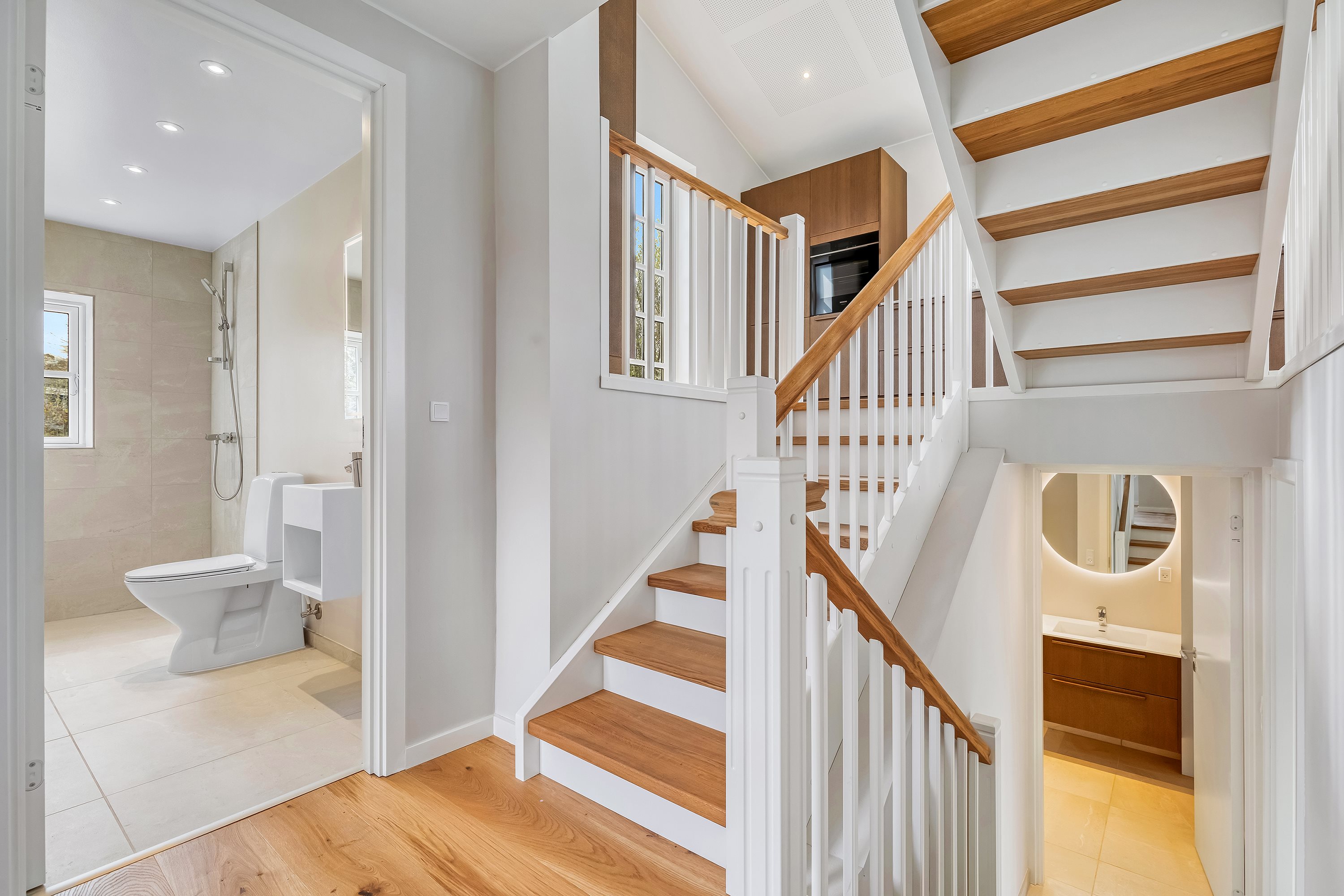 Fremhævet trappe billede i fuldskærmstilstand. Billede af Kystvej 10, 3210 Vejby