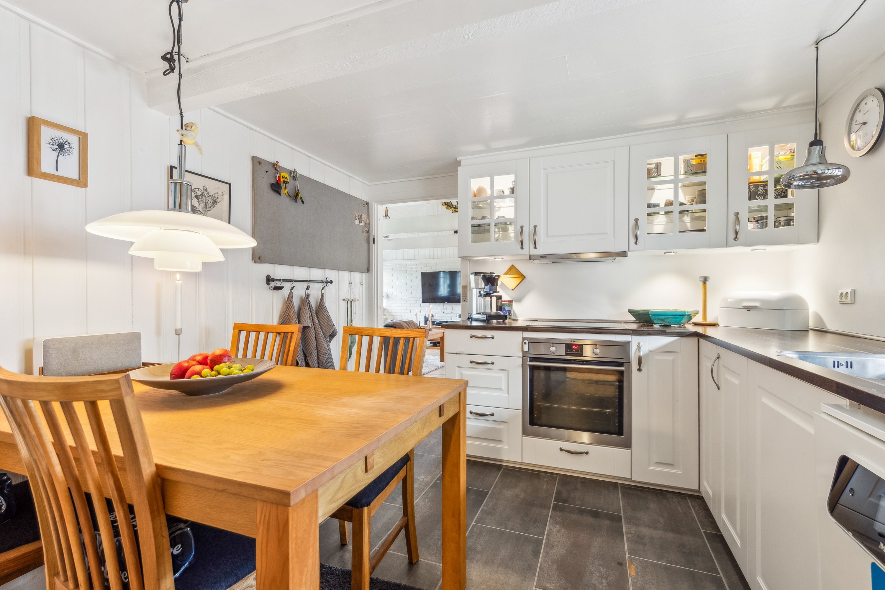 Fremhævet køkken billede i fuldskærmstilstand. Billede af Ådalsvej 1, 8961 Allingåbro