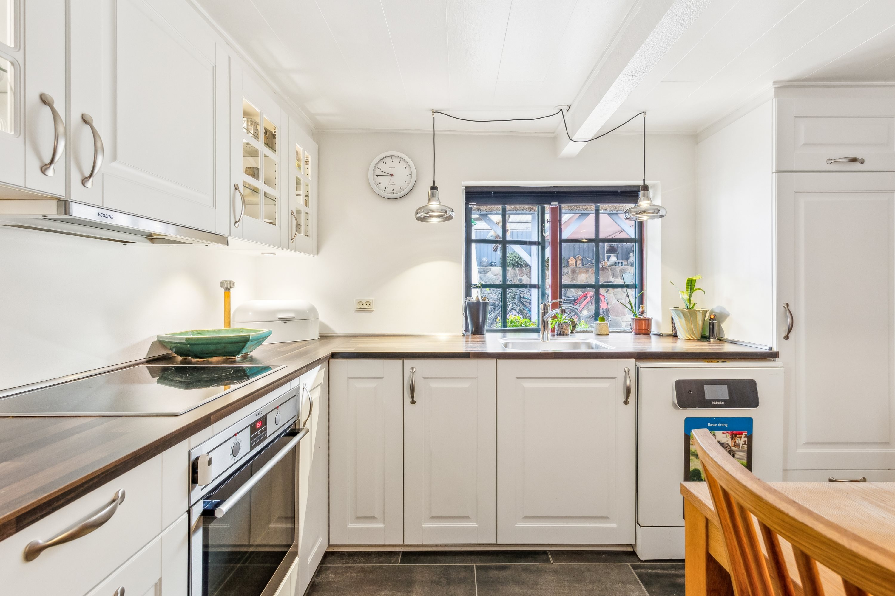 Fremhævet køkken billede i fuldskærmstilstand. Billede af Ådalsvej 1, 8961 Allingåbro