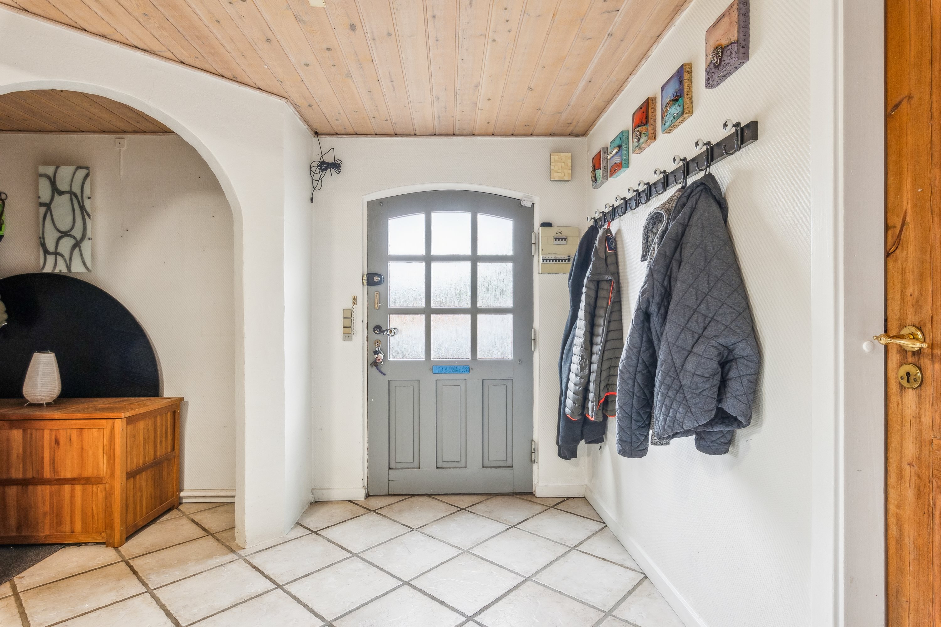 Fremhævet entré billede i fuldskærmstilstand. Billede af Ådalsvej 1, 8961 Allingåbro