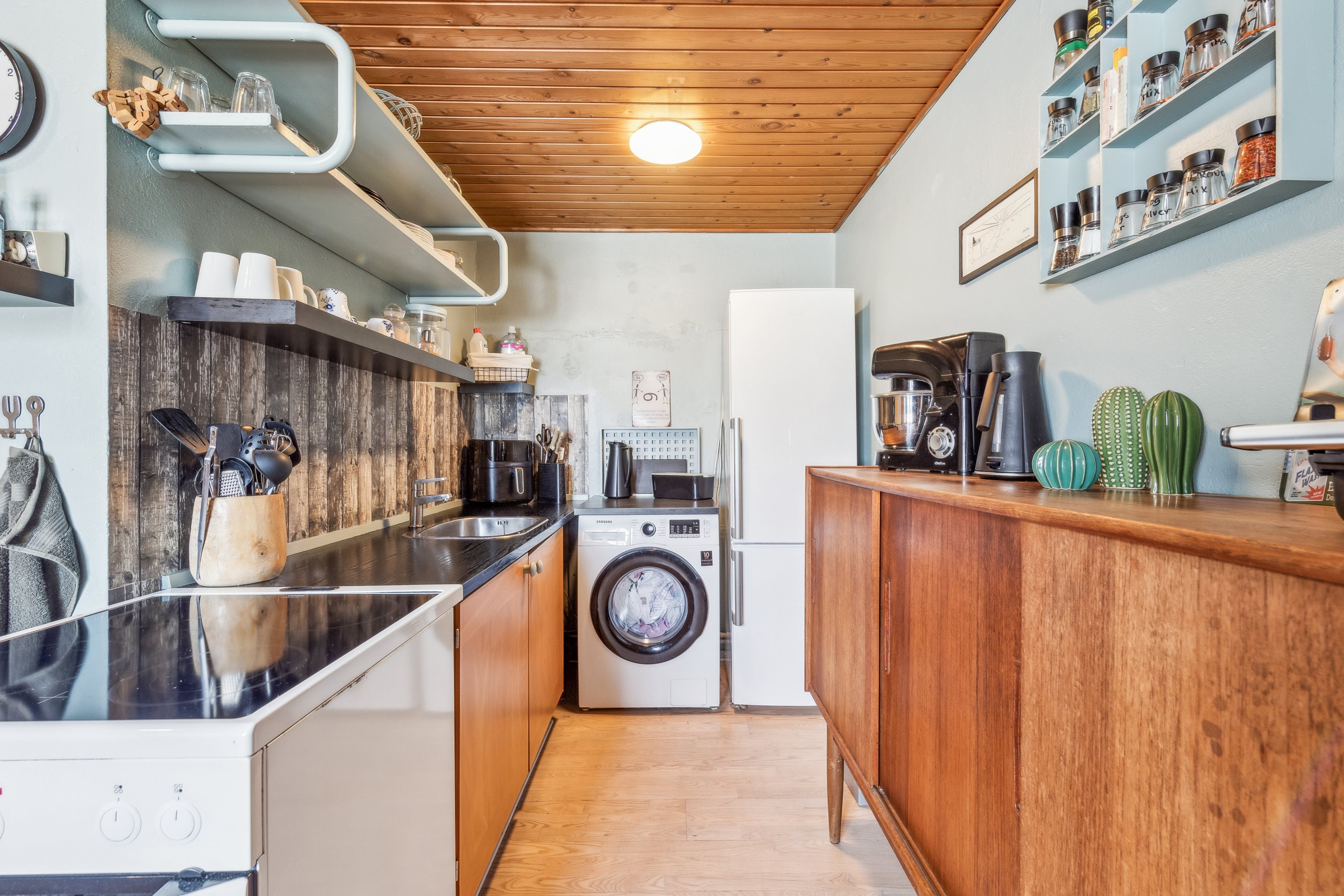 Fremhævet køkken billede i fuldskærmstilstand. Billede af Ådalsvej 1, 8961 Allingåbro