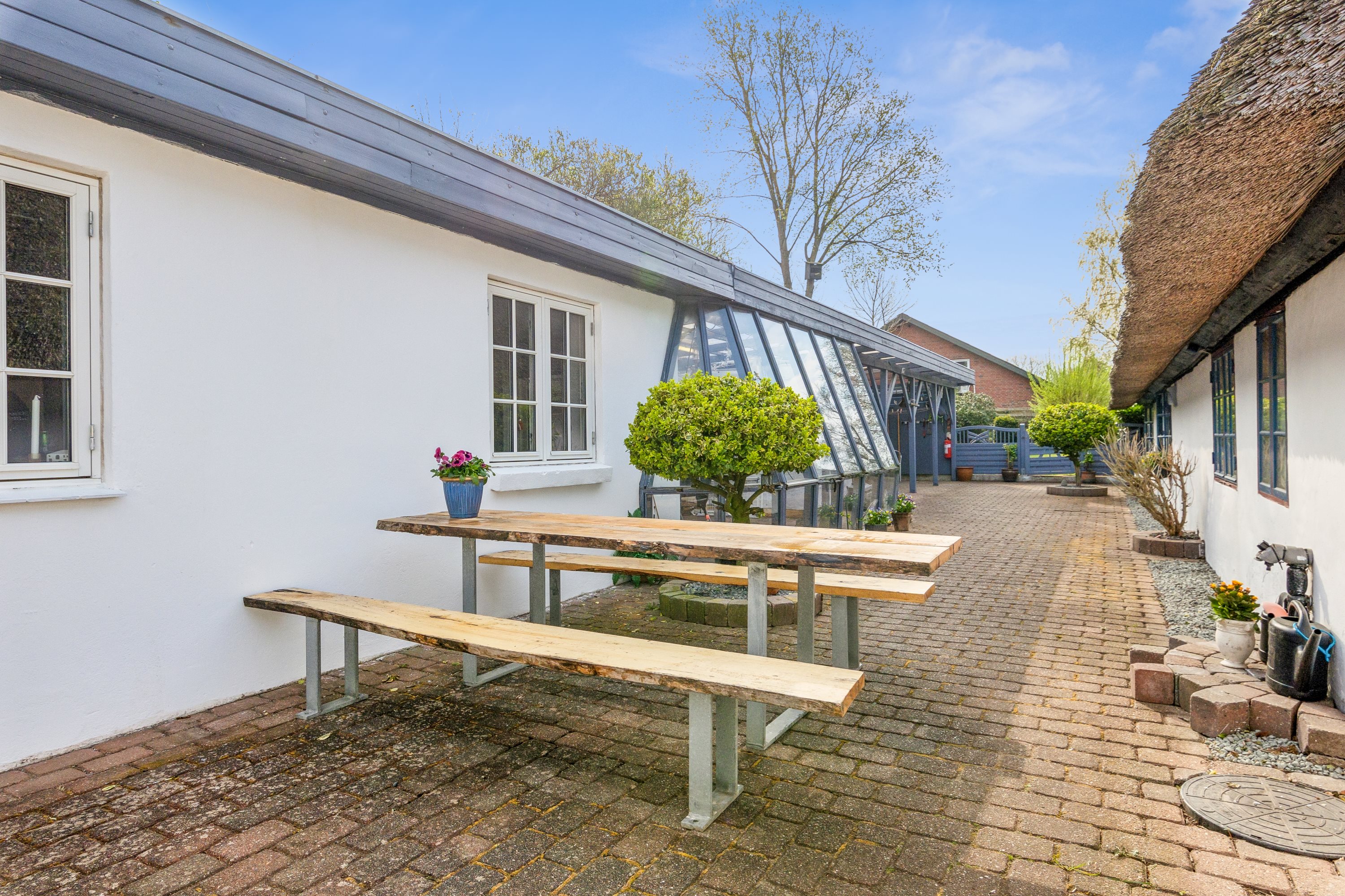 Fremhævet ejendom 1 billede i fuldskærmstilstand. Billede af Ådalsvej 1, 8961 Allingåbro