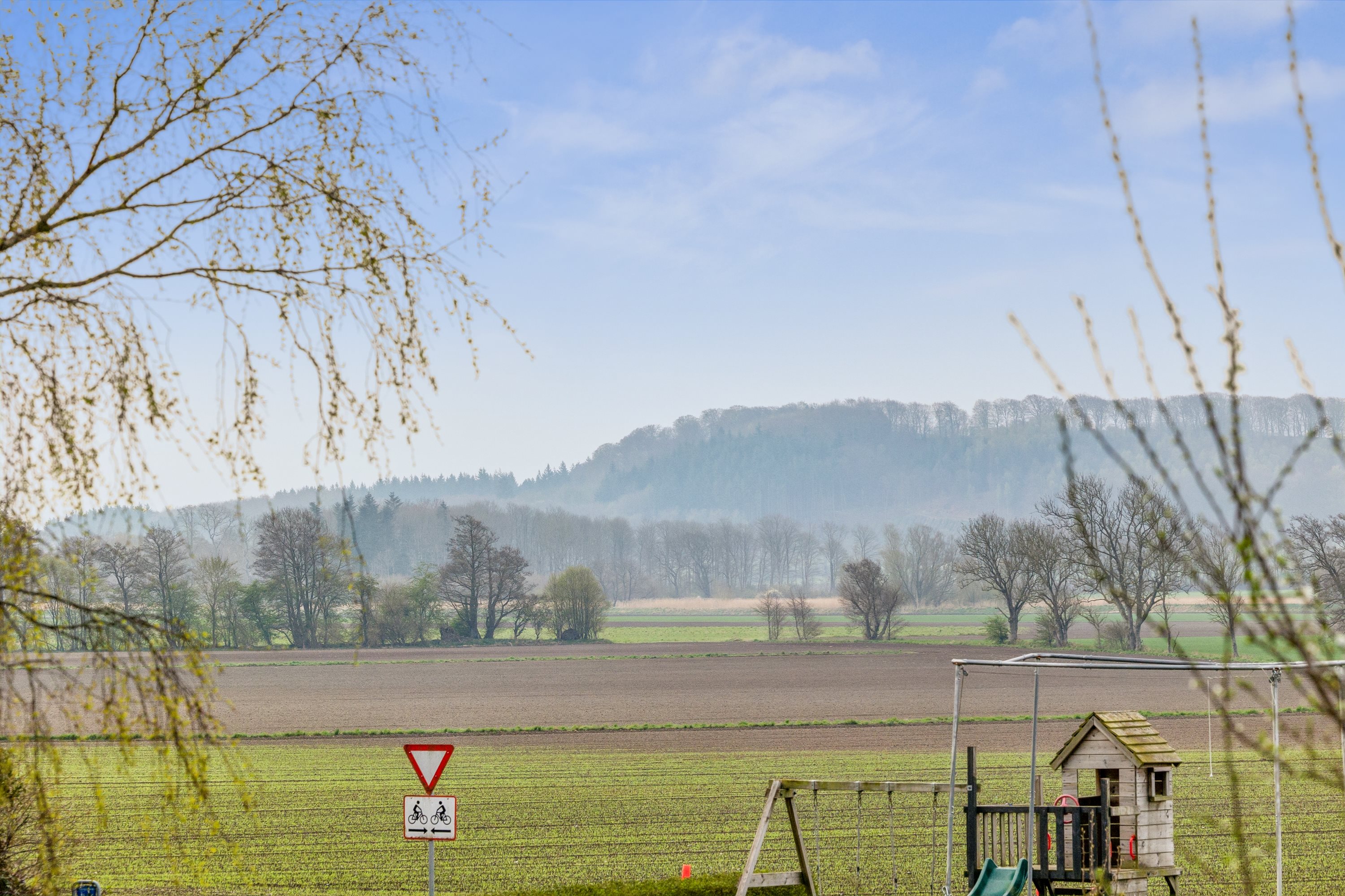 Fremhævet omgivelser billede i fuldskærmstilstand. Billede af Ådalsvej 1, 8961 Allingåbro
