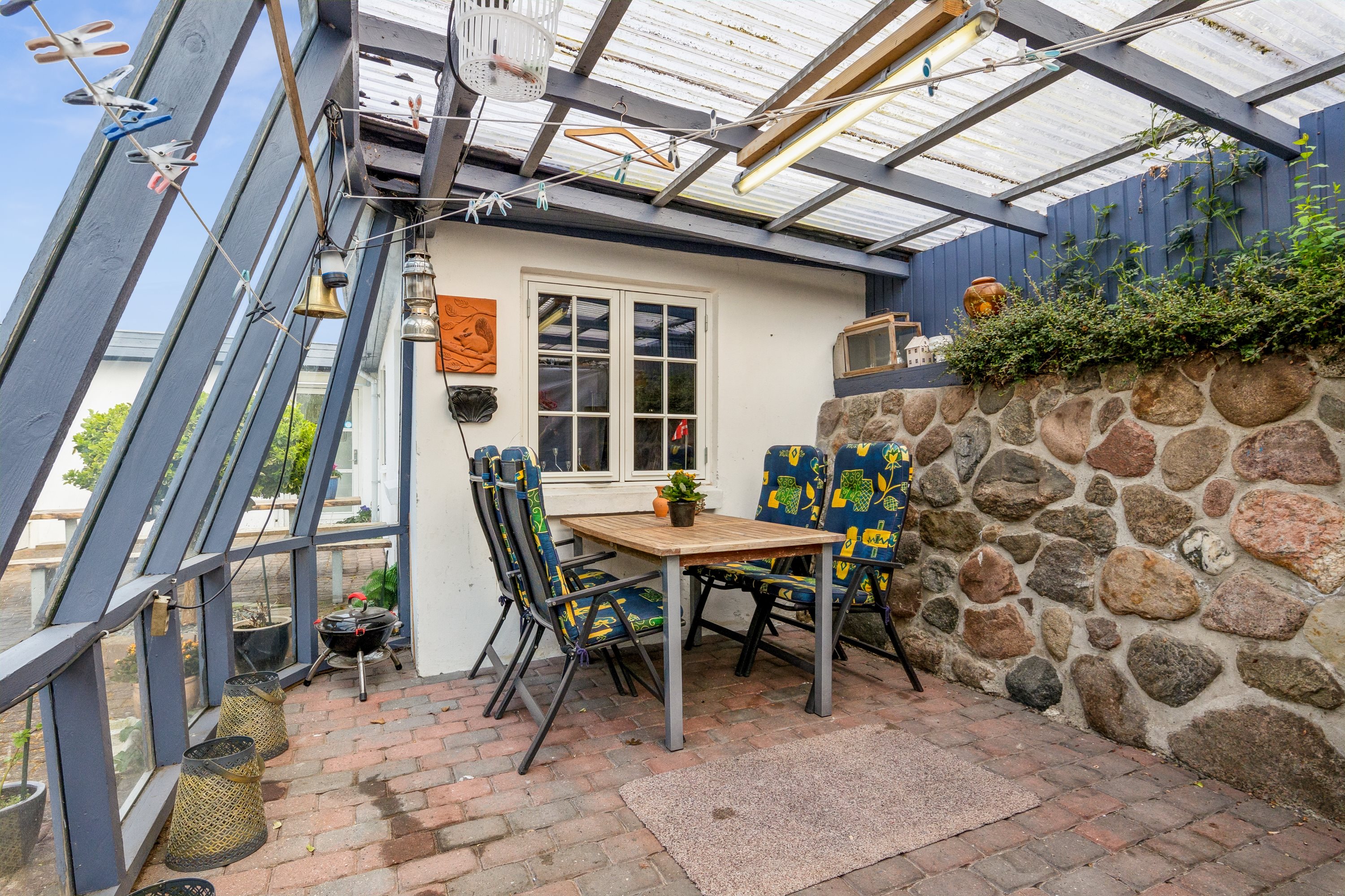 Fremhævet terrasse billede i fuldskærmstilstand. Billede af Ådalsvej 1, 8961 Allingåbro