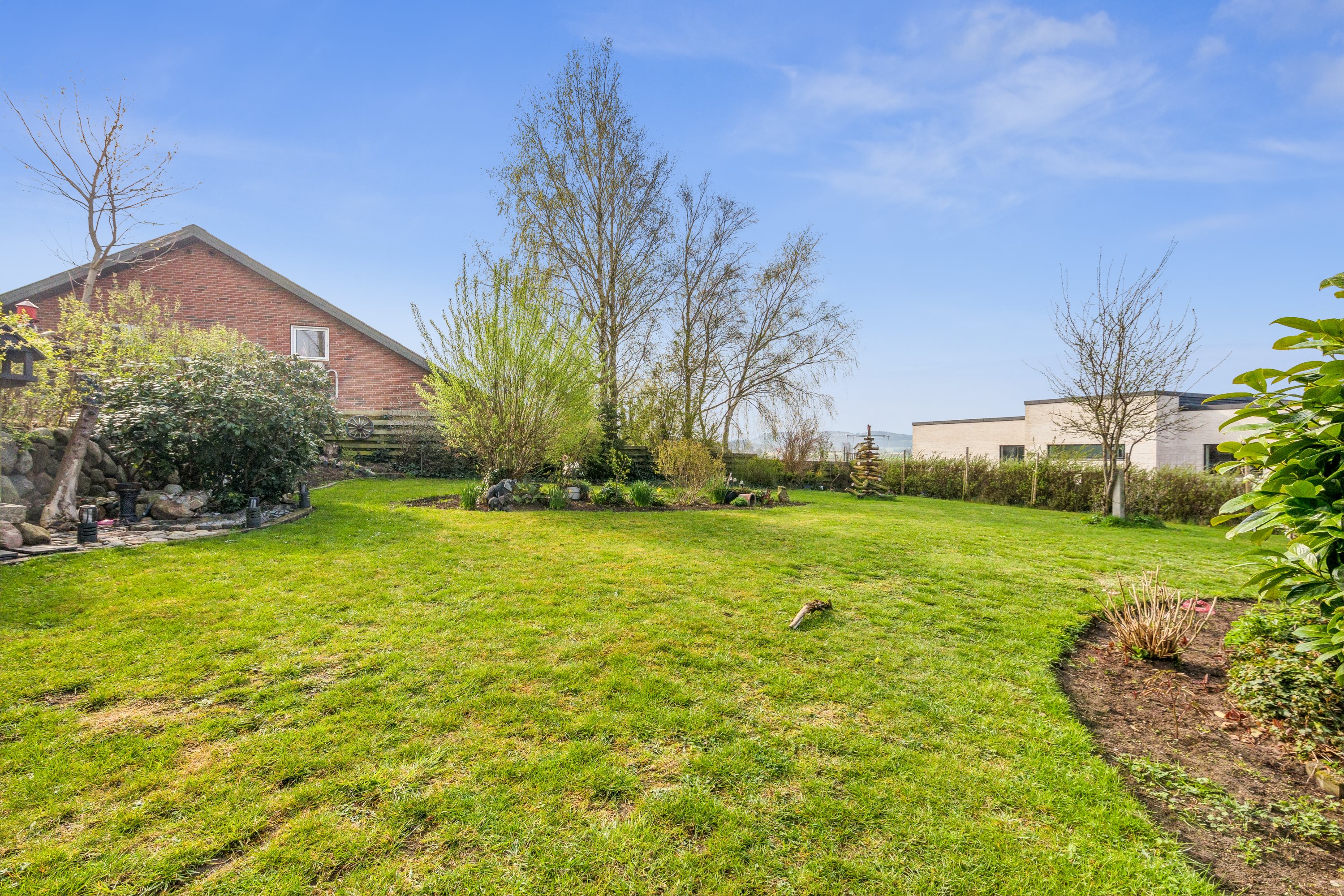 Fremhævet have billede i fuldskærmstilstand. Billede af Ådalsvej 1, 8961 Allingåbro