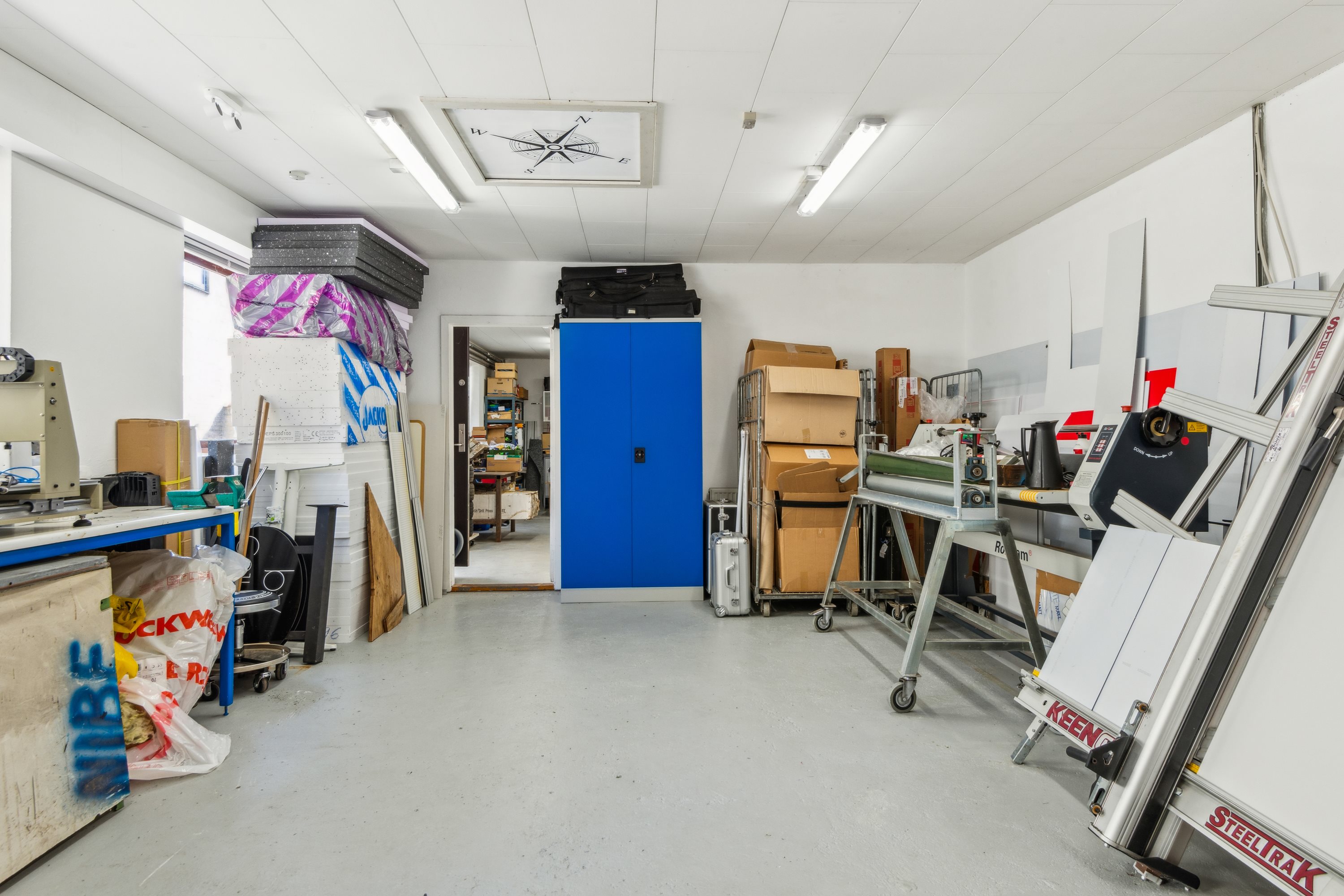 Fremhævet garage billede i fuldskærmstilstand. Billede af Ll Algade 3, 9240 Nibe