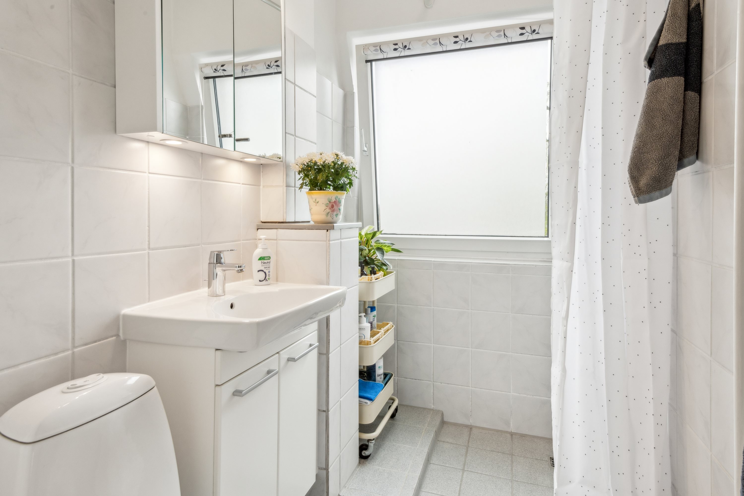 Fremhævet badeværelse billede i fuldskærmstilstand. Billede af Provstejorden 7, st.. th., 9000 Aalborg