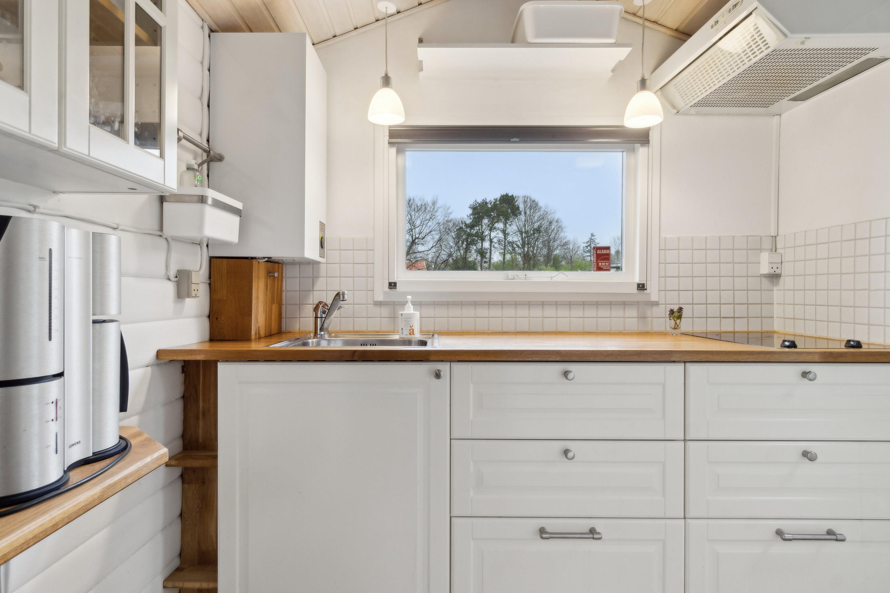 Fremhævet køkken billede i fuldskærmstilstand. Billede af C.A. Nielsensvej 31, Ølsted Strandhuse, 3310 Ølsted