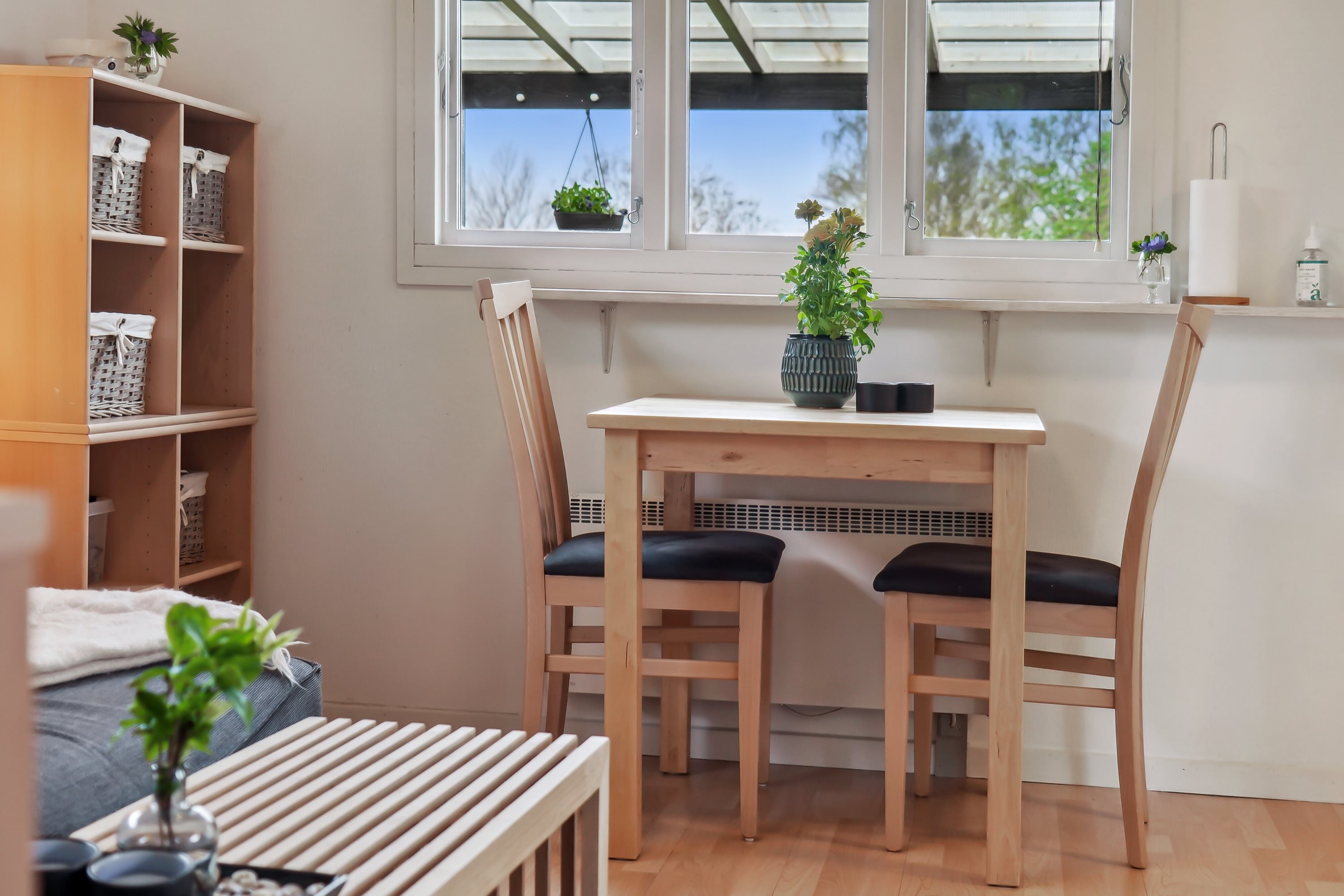 Fremhævet spisestue billede i fuldskærmstilstand. Billede af C.A. Nielsensvej 31, Ølsted Strandhuse, 3310 Ølsted