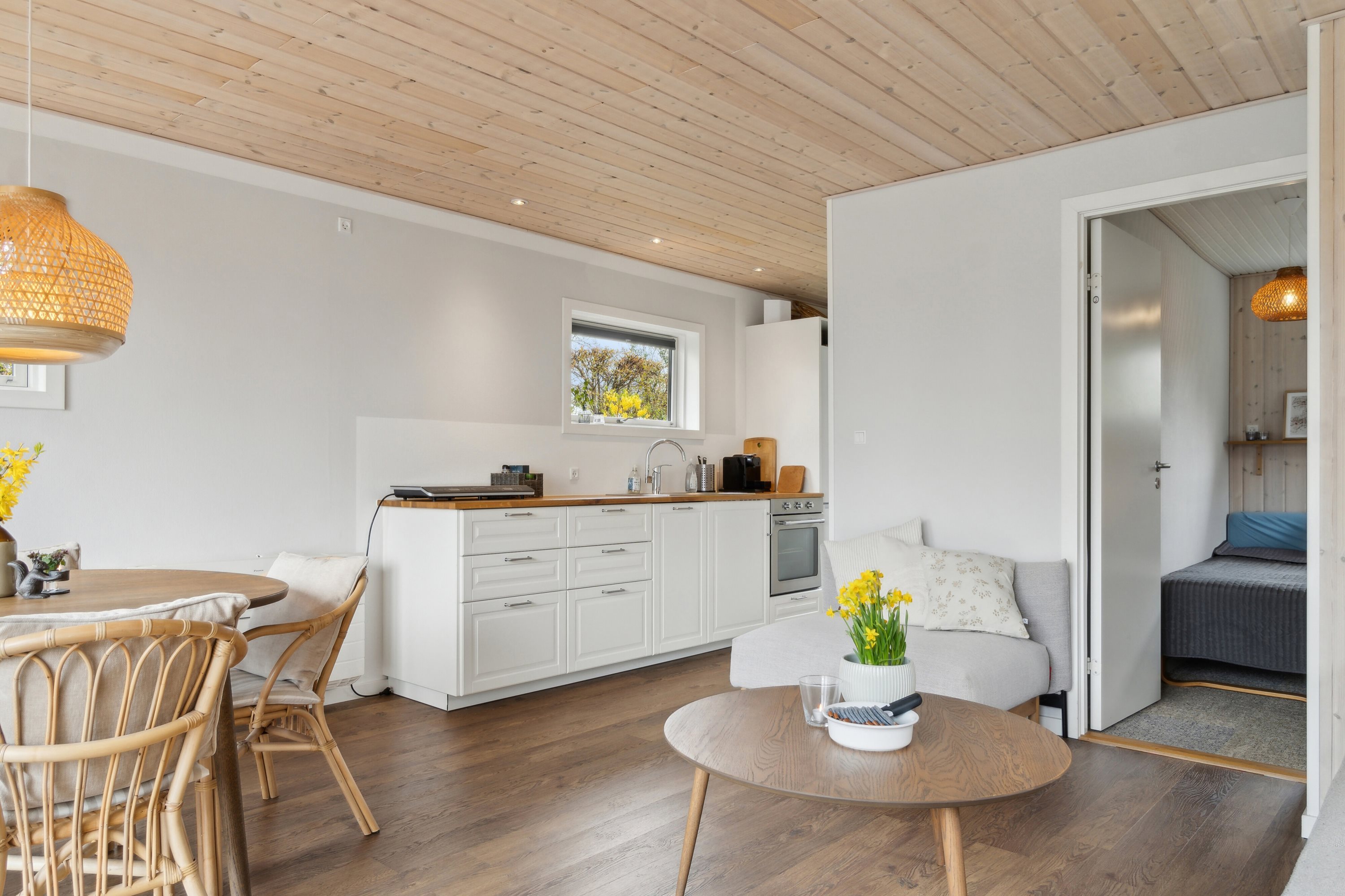 Fremhævet stue billede i fuldskærmstilstand. Billede af C.A. Nielsensvej 33, Ølsted Strandhuse, 3310 Ølsted