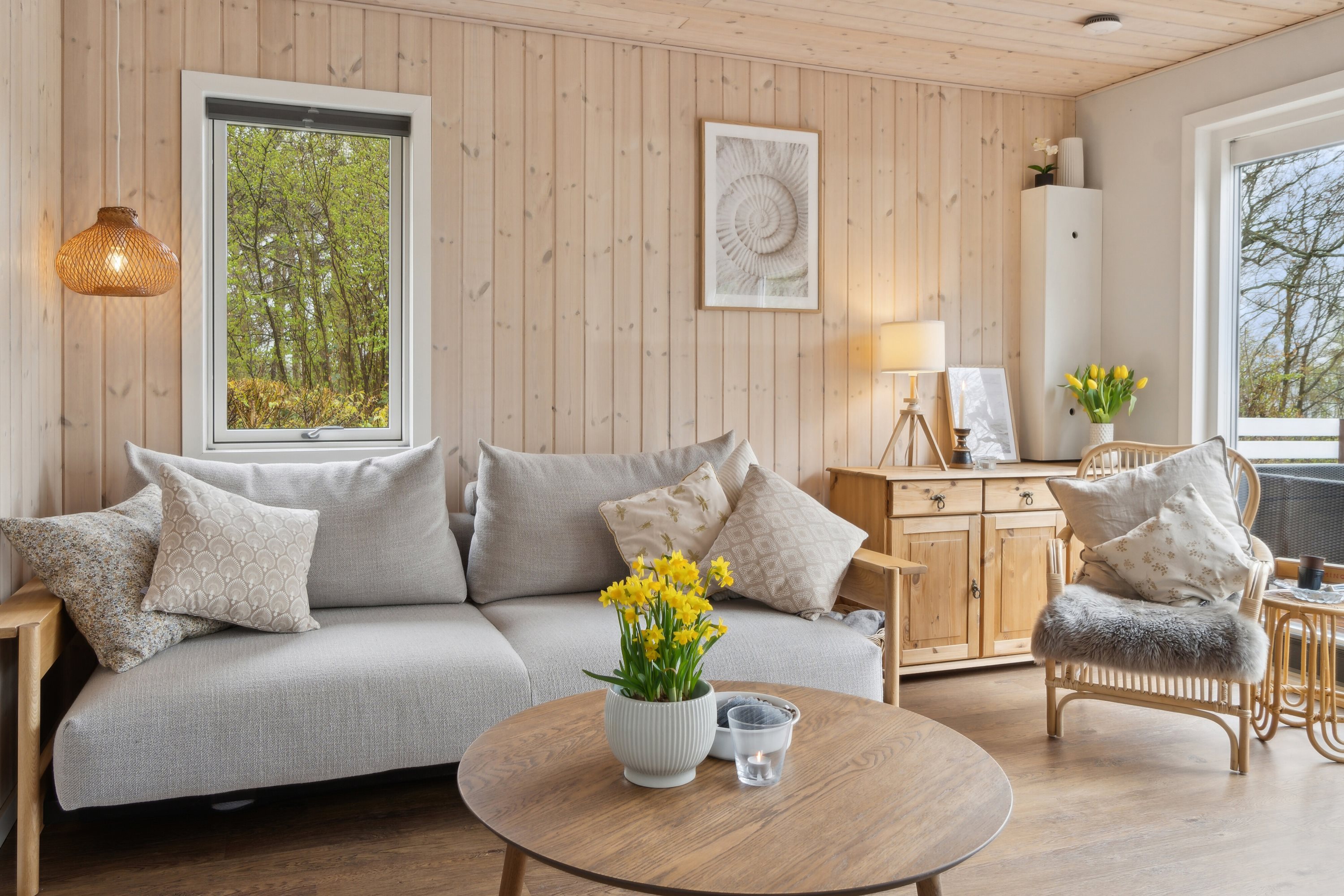 Fremhævet stue billede i fuldskærmstilstand. Billede af C.A. Nielsensvej 33, Ølsted Strandhuse, 3310 Ølsted