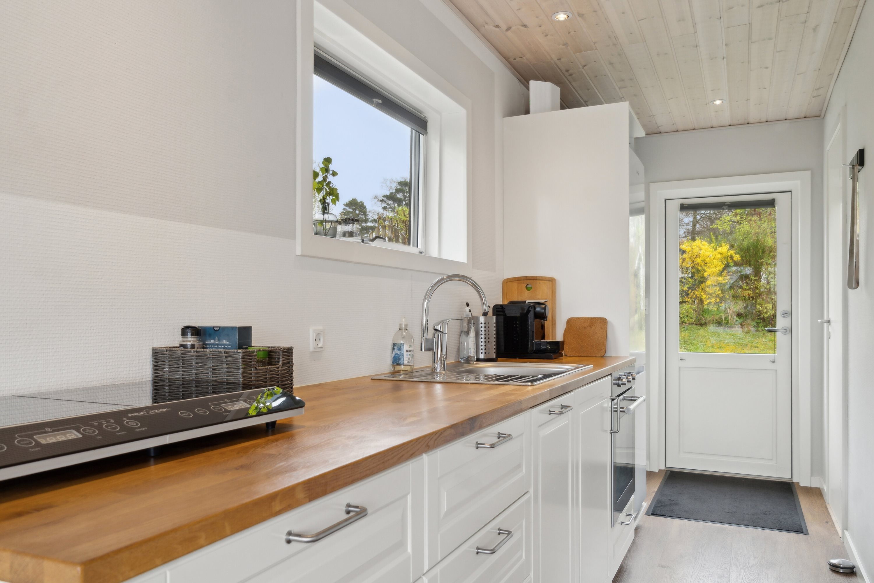Fremhævet køkken billede i fuldskærmstilstand. Billede af C.A. Nielsensvej 33, Ølsted Strandhuse, 3310 Ølsted