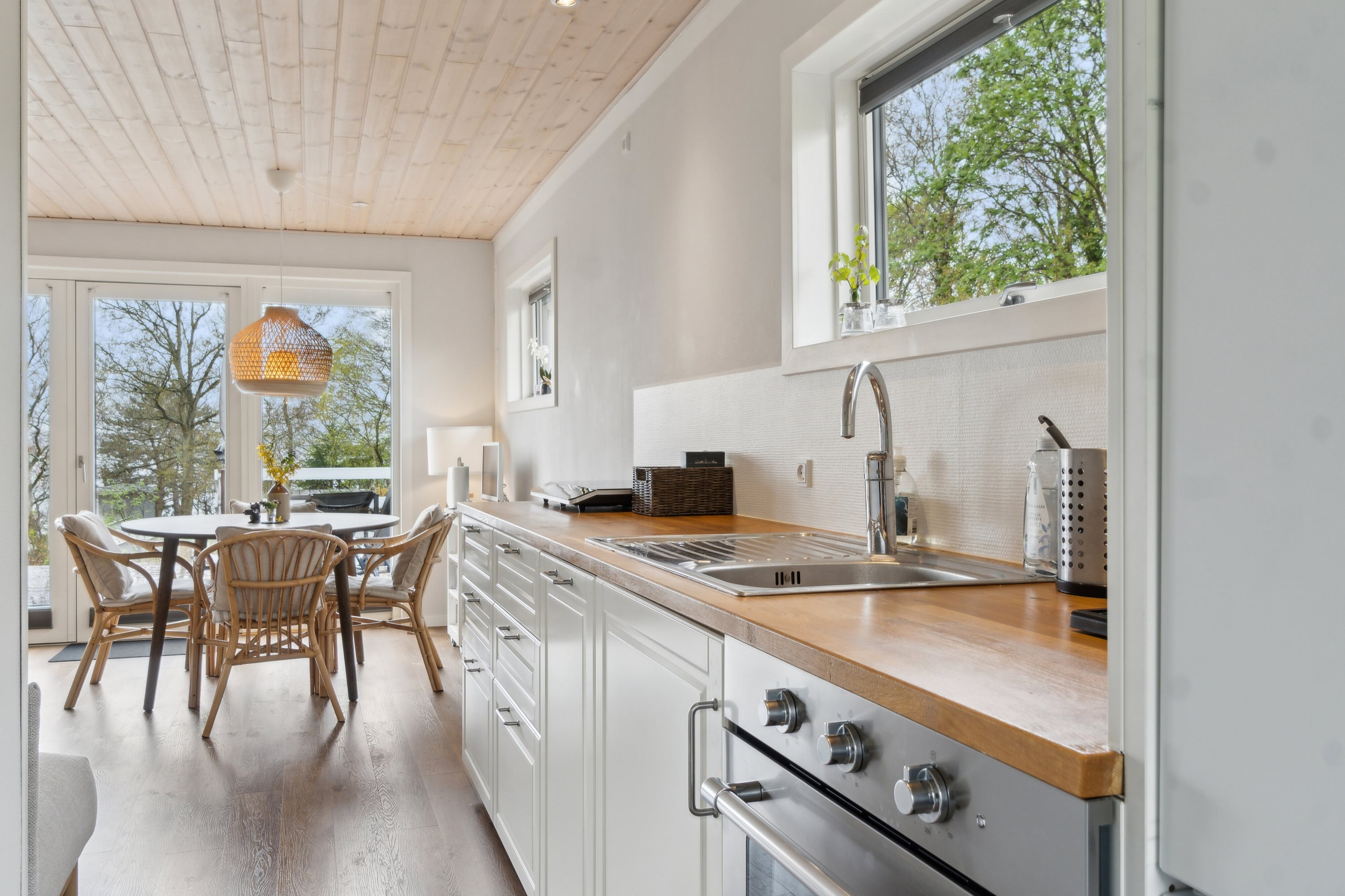 Fremhævet køkken billede i fuldskærmstilstand. Billede af C.A. Nielsensvej 33, Ølsted Strandhuse, 3310 Ølsted