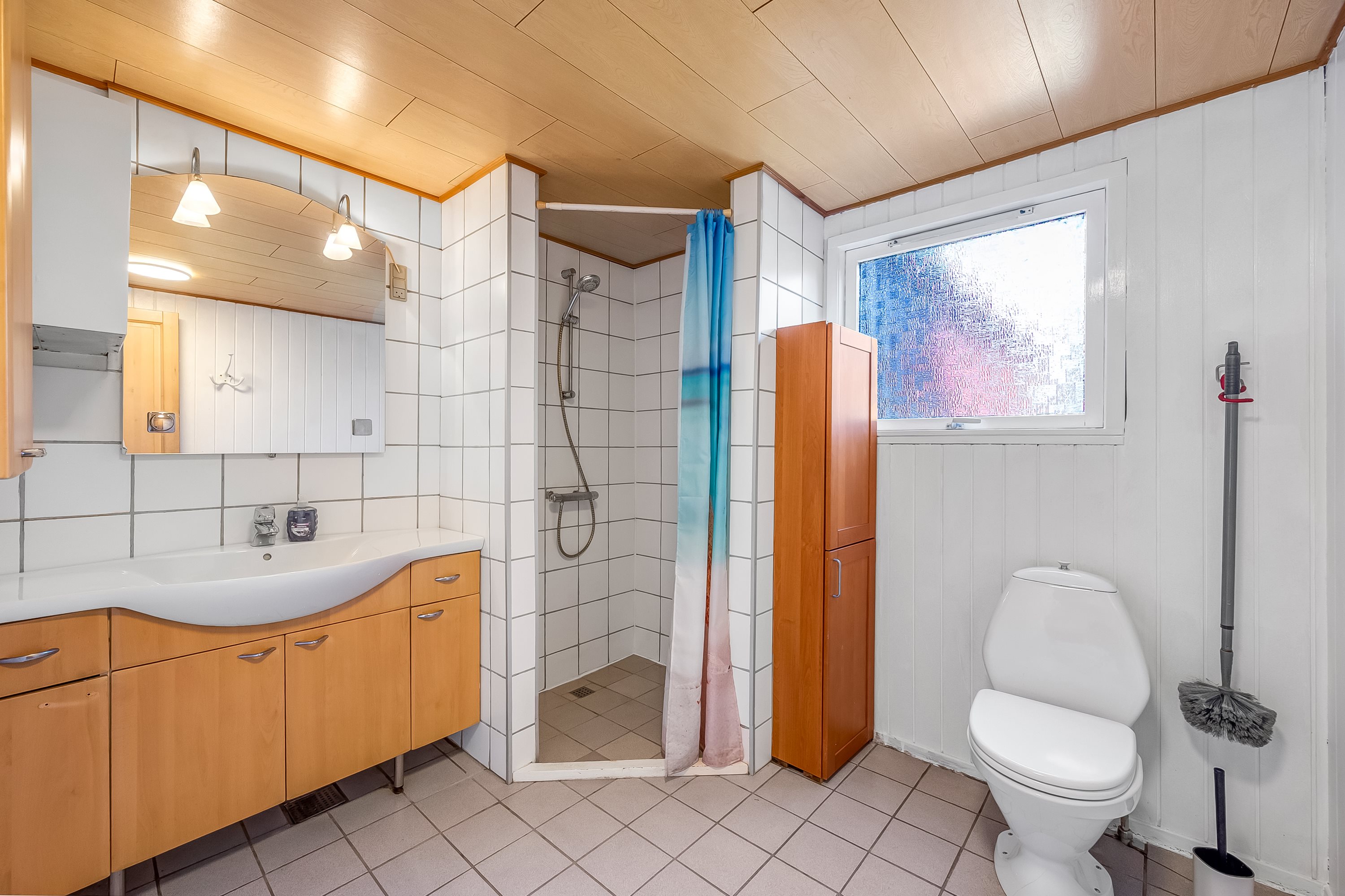 Fremhævet badeværelse billede i fuldskærmstilstand. Billede af Gyvelvej 59, Stauning, 6900 Skjern