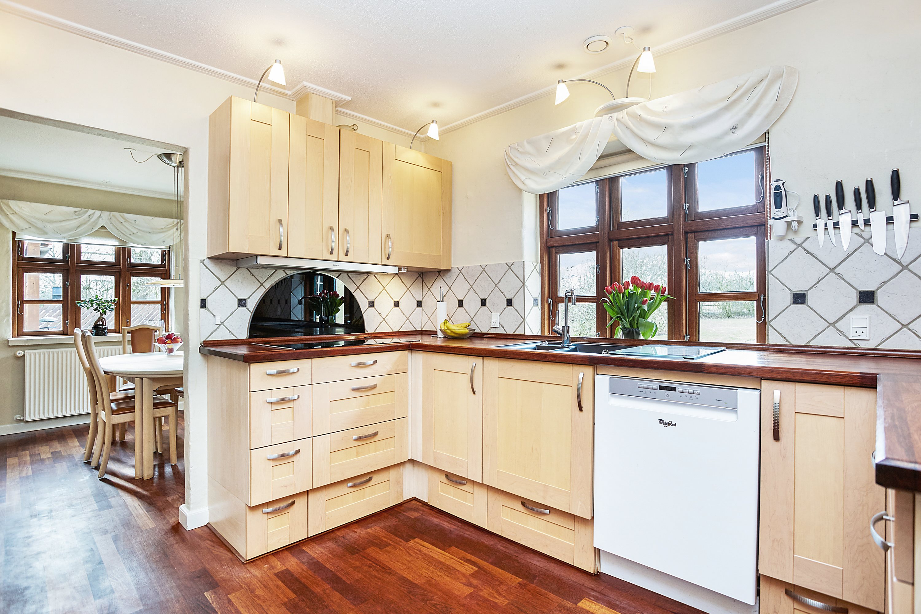 Fremhævet køkken billede i fuldskærmstilstand. Billede af Frederikslystvej 75, Eriknauer, 8723 Løsning