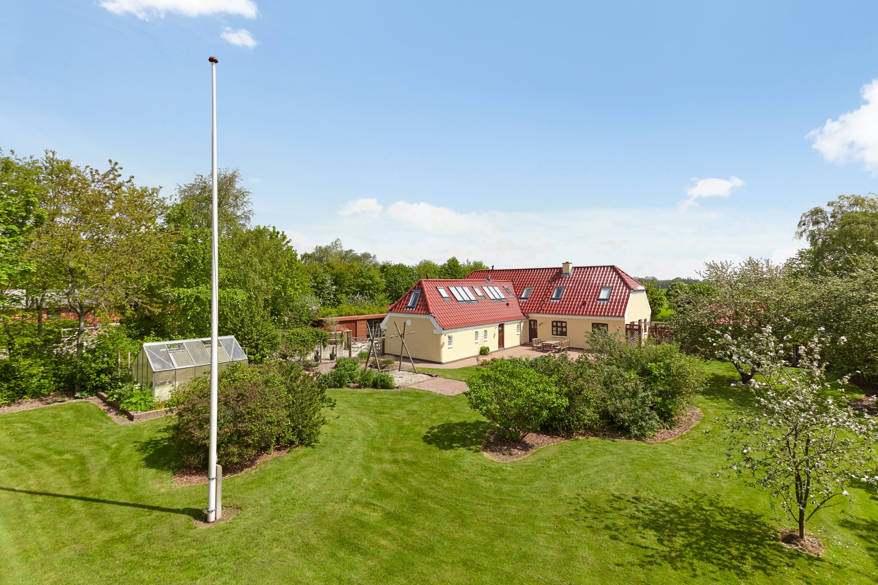 Miniaturebillede 1: mastefoto. Billede af Frederikslystvej 75, Eriknauer, 8723 Løsning