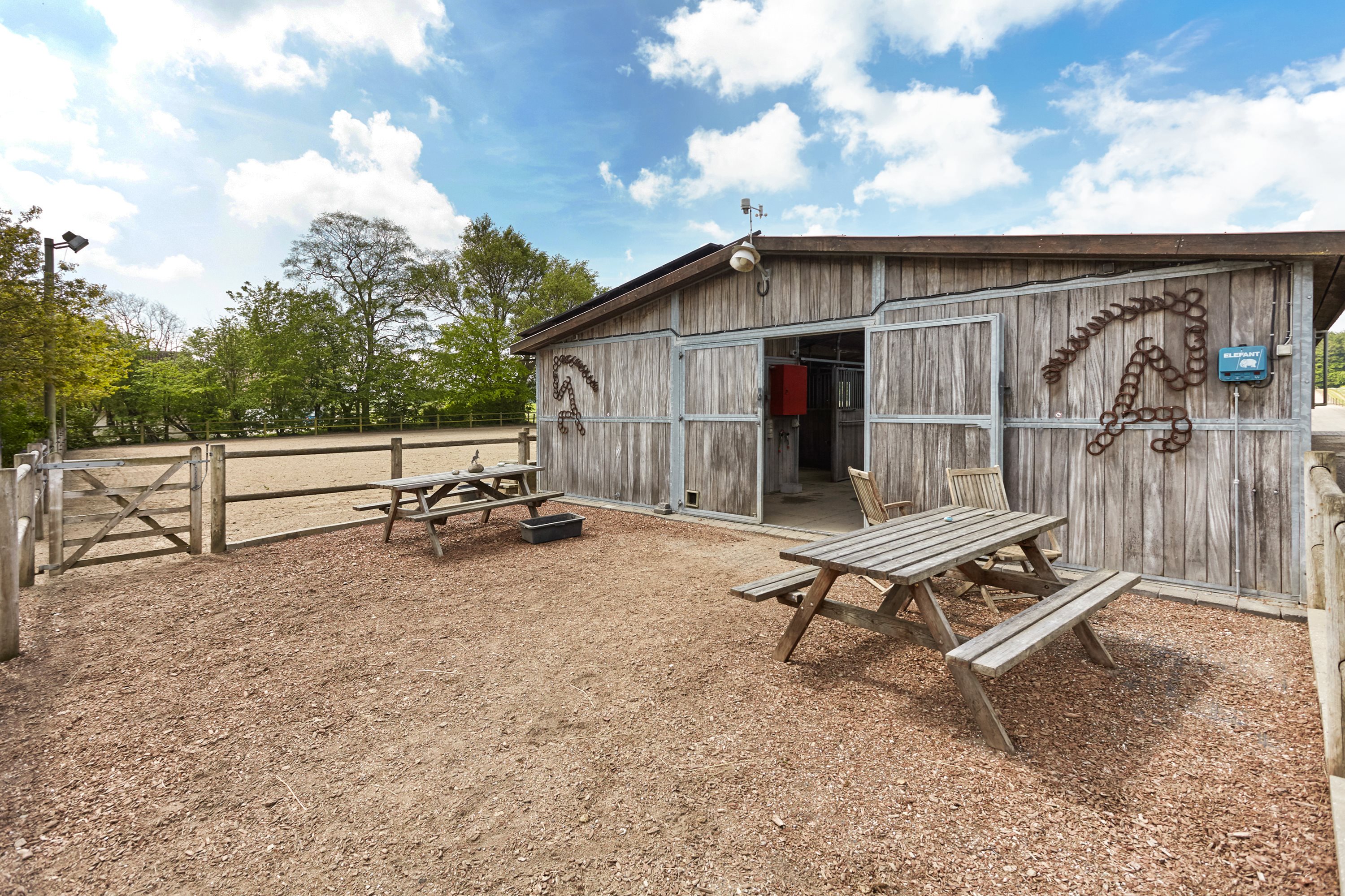 Fremhævet stald billede i fuldskærmstilstand. Billede af Frederikslystvej 75, Eriknauer, 8723 Løsning