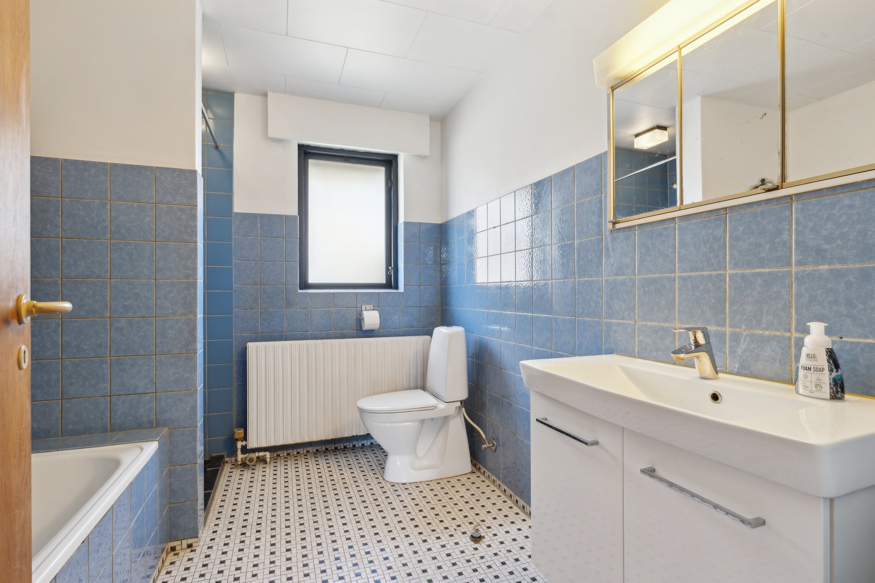 Fremhævet badeværelse billede i fuldskærmstilstand. Billede af Vestervangen 15, 8620 Kjellerup