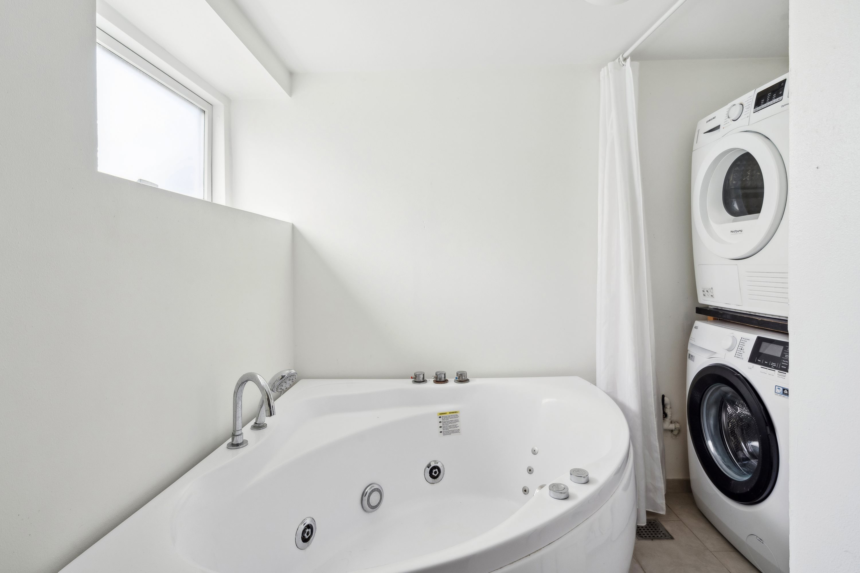 Fremhævet badeværelse billede i fuldskærmstilstand. Billede af Egå Strandvej 13, 8250 Egå