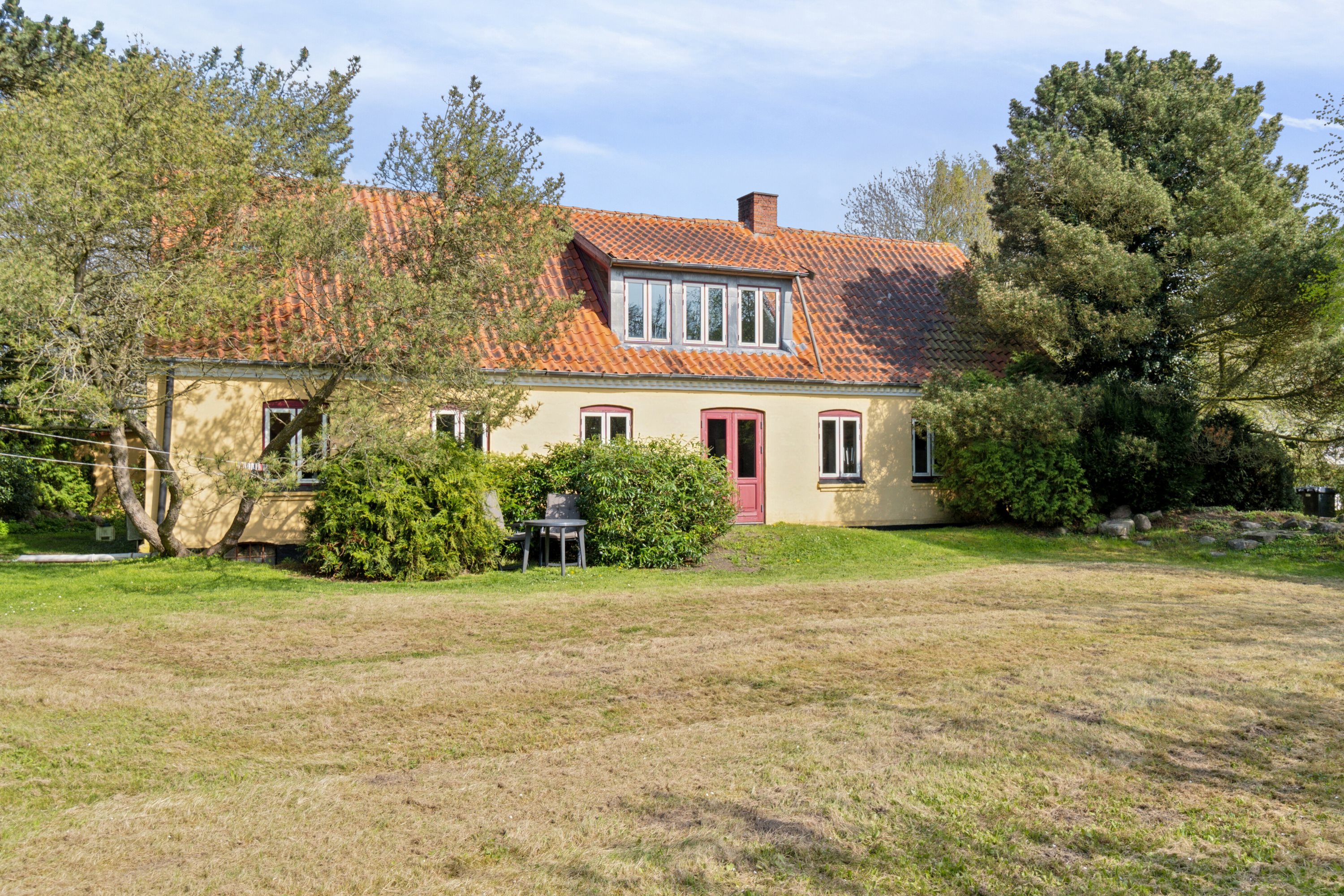 Fremhævet set fra haven billede i fuldskærmstilstand. Billede af Hesselbyvej 23A, 4230 Skælskør