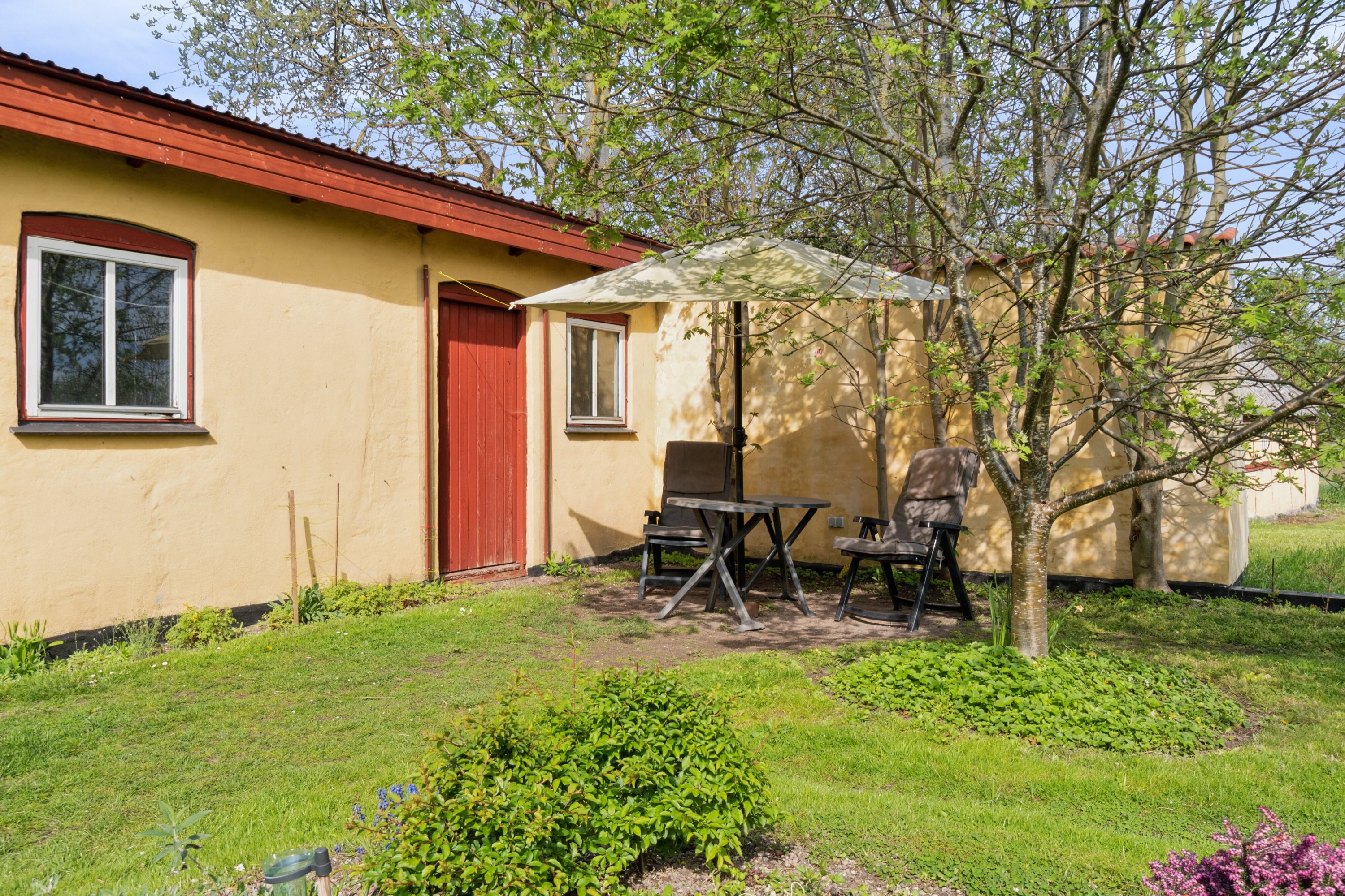 Fremhævet set fra haven billede i fuldskærmstilstand. Billede af Hesselbyvej 23A, 4230 Skælskør