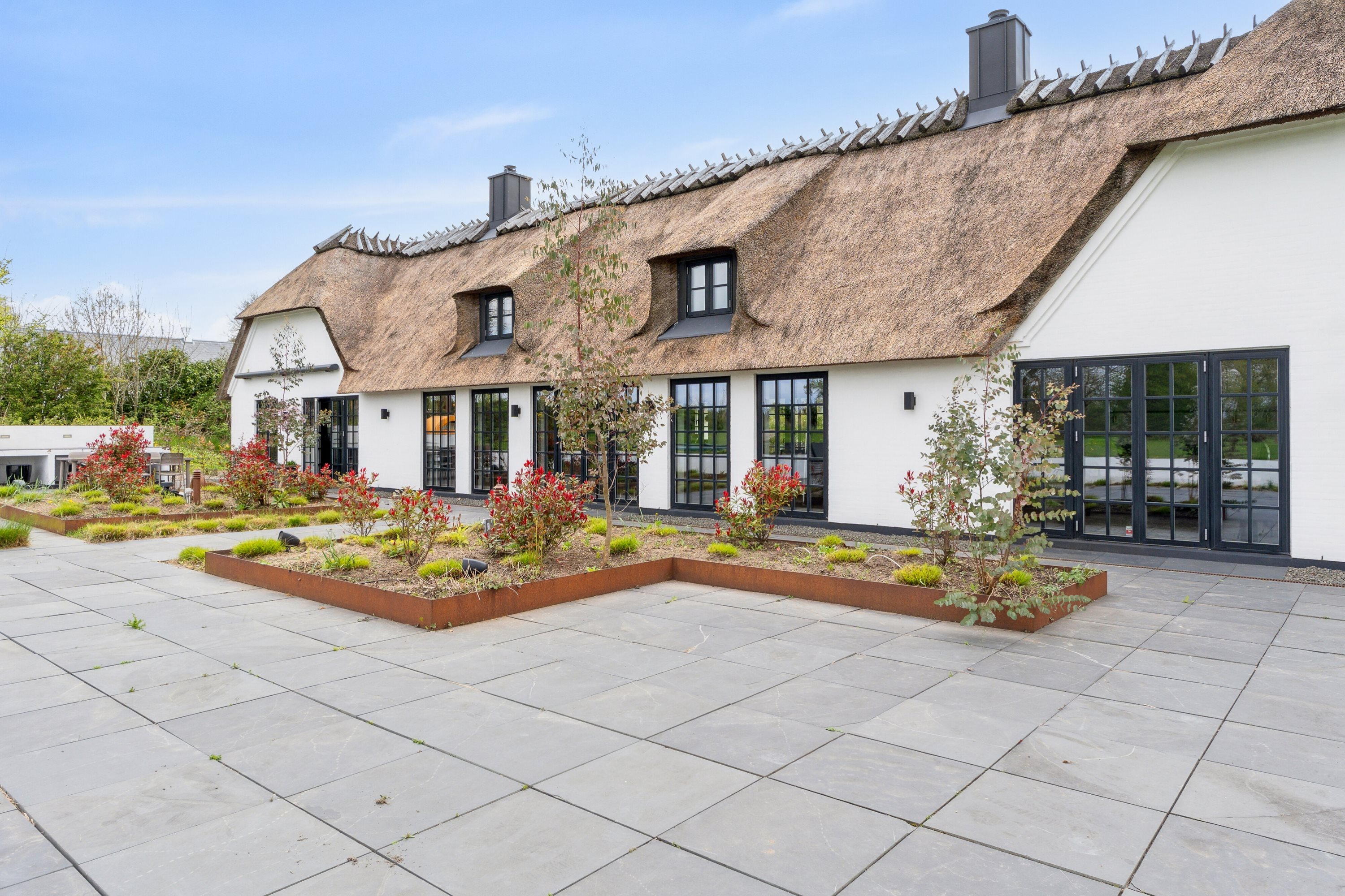 Miniaturebillede 1: set fra vejen. Billede af Vejrupvej 53, Vejrup, 5464 Brenderup Fyn