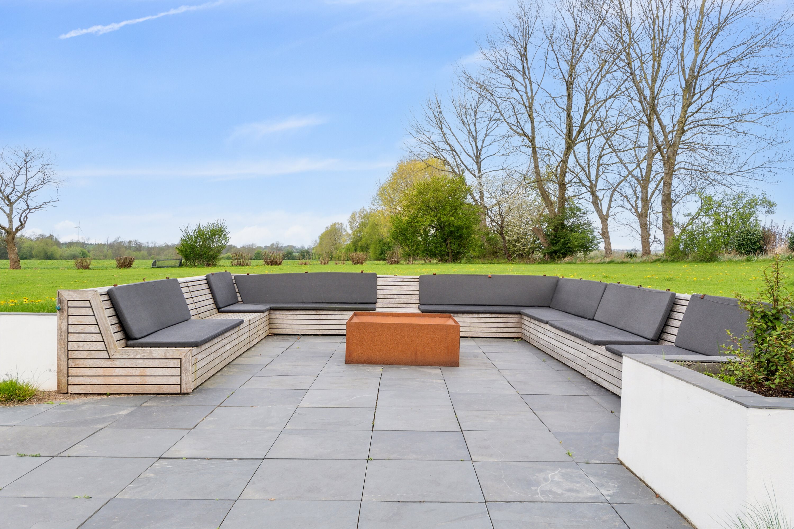 Fremhævet terrasse billede i fuldskærmstilstand. Billede af Vejrupvej 53, Vejrup, 5464 Brenderup Fyn