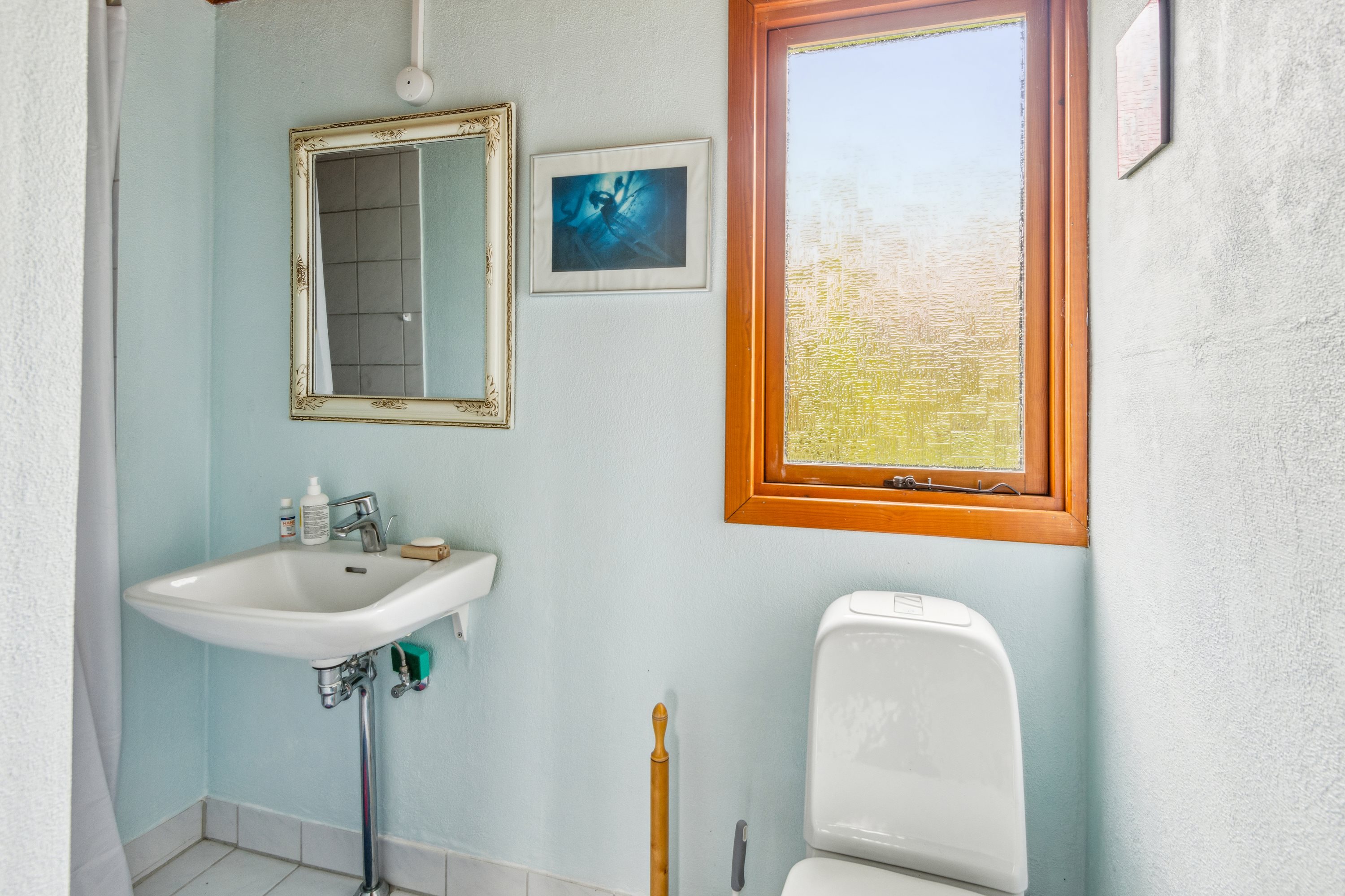 Fremhævet badeværelse billede i fuldskærmstilstand. Billede af Solsortevej 35, Mou, 9280 Storvorde