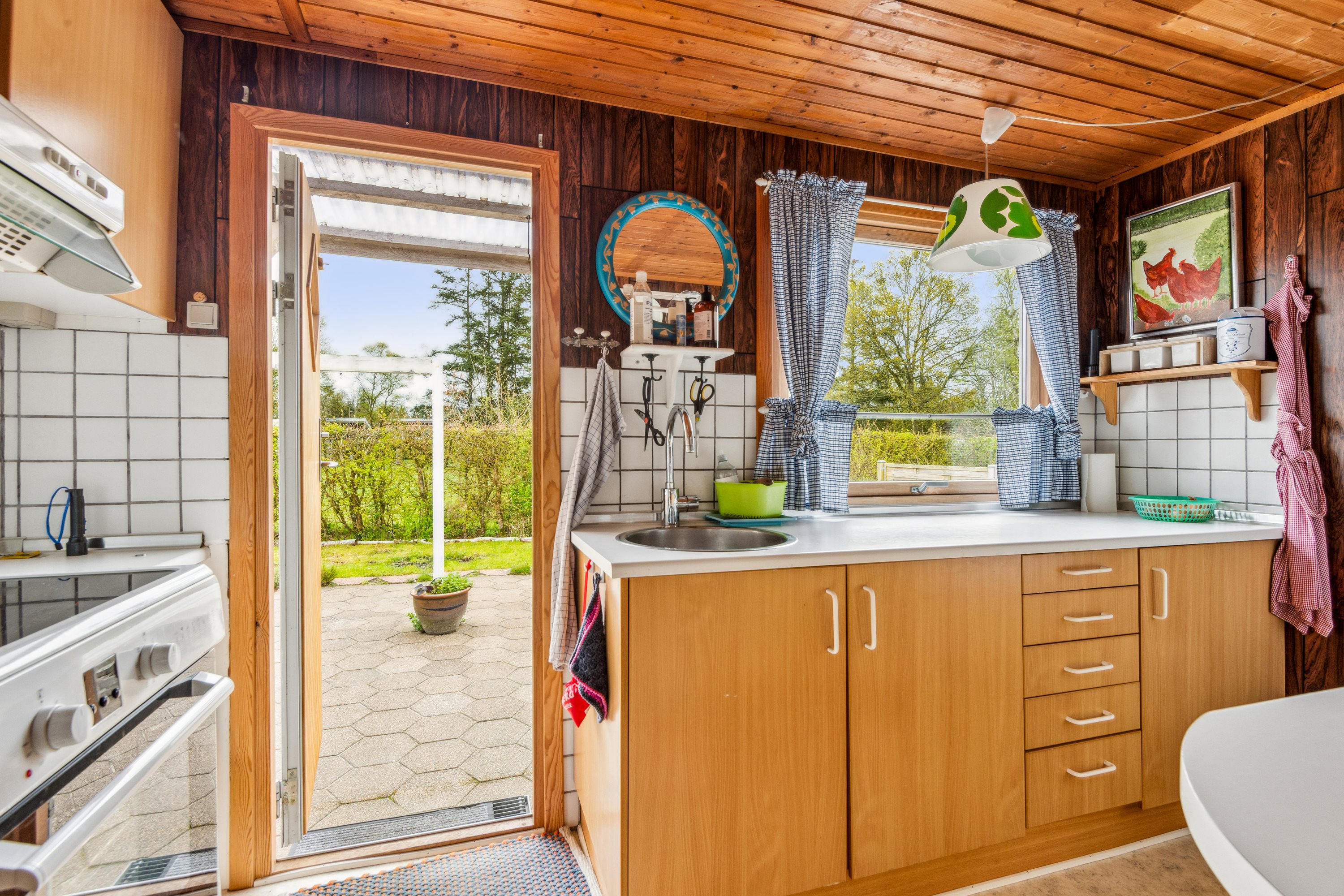 Fremhævet køkken billede i fuldskærmstilstand. Billede af Solsortevej 35, Mou, 9280 Storvorde