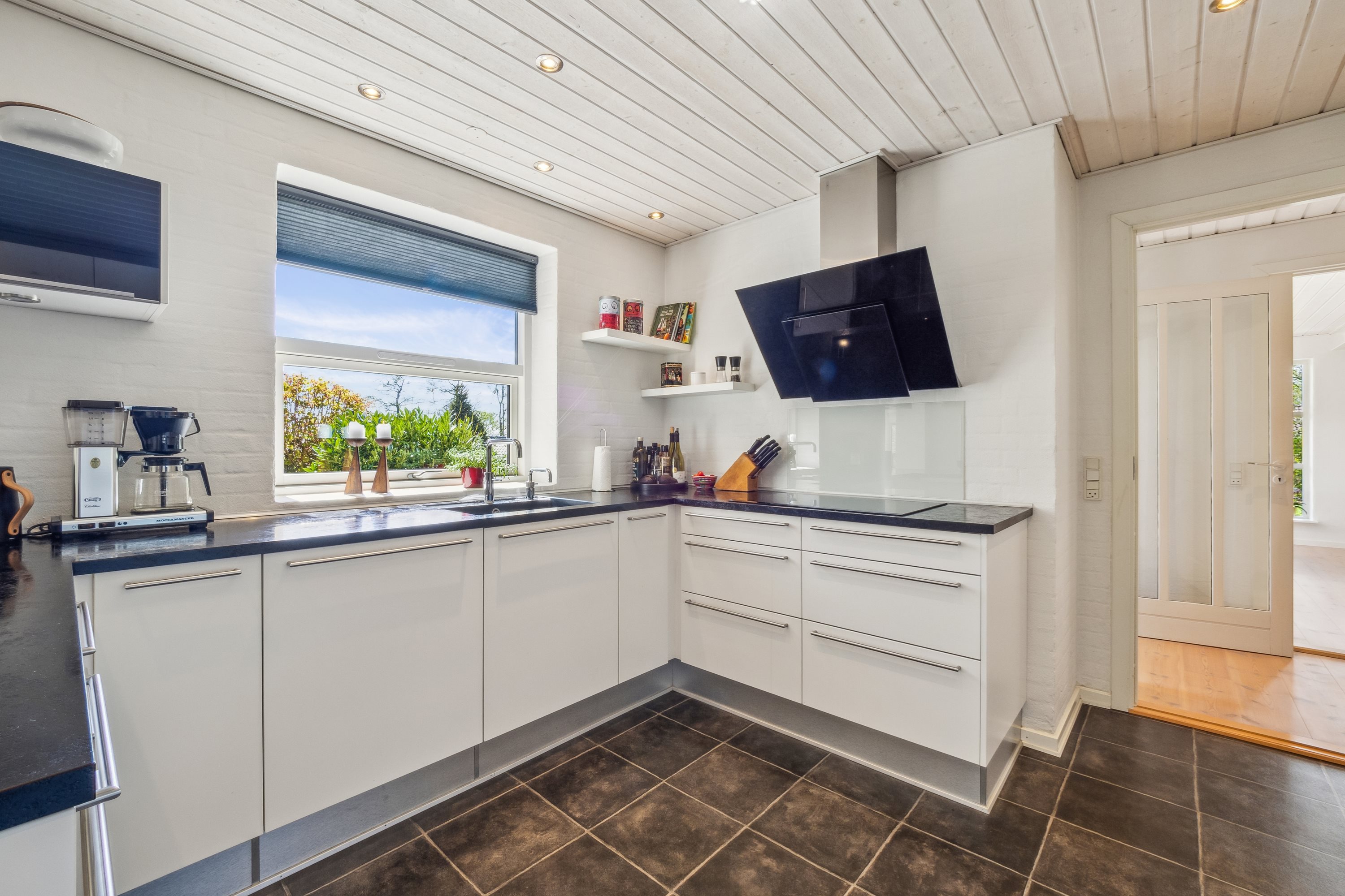 Fremhævet køkken billede i fuldskærmstilstand. Billede af Blåbærvej 30, Faarup, 7900 Nykøbing M