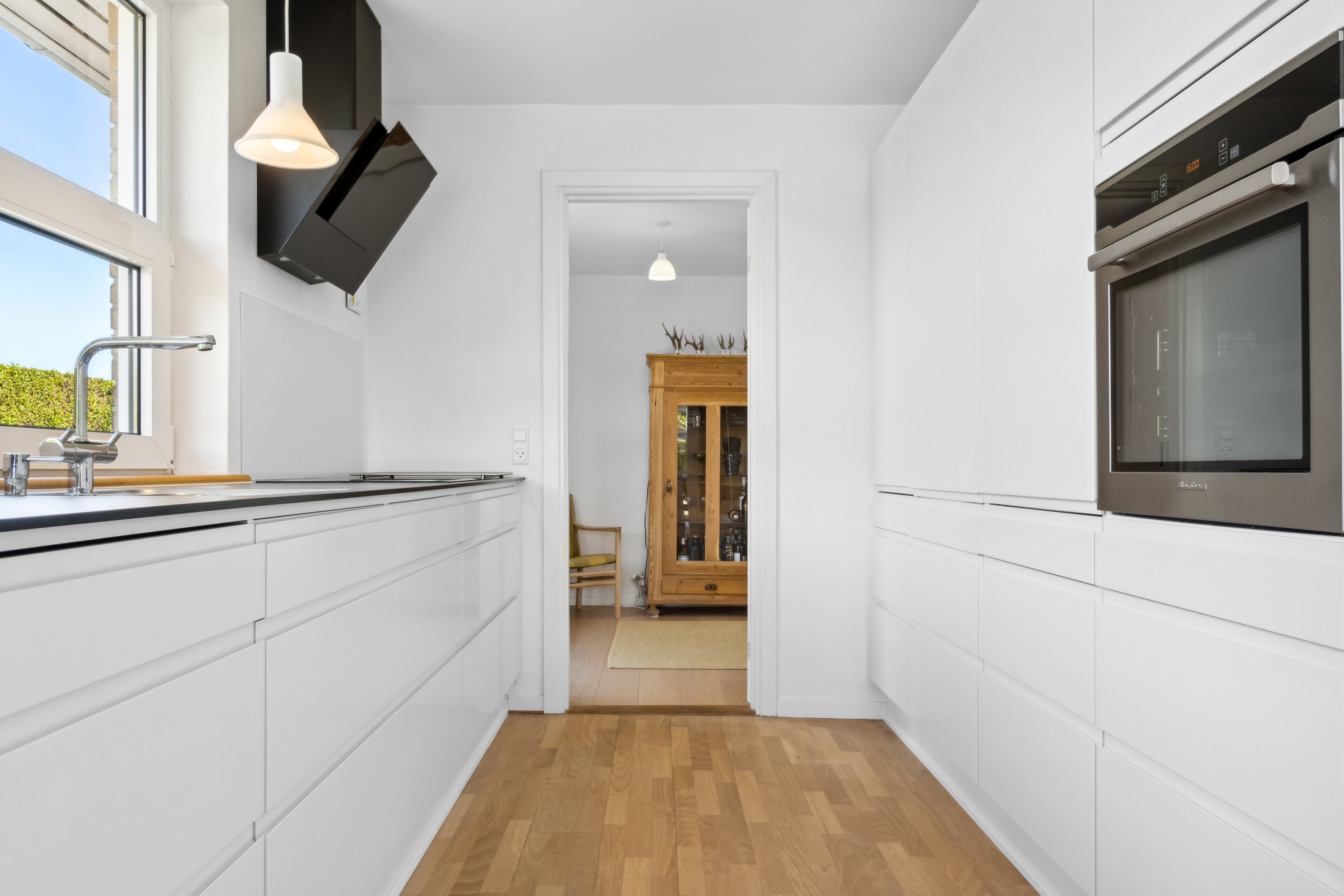 Fremhævet køkken billede i fuldskærmstilstand. Billede af Mylius Erichsens Vej 4, 9900 Frederikshavn