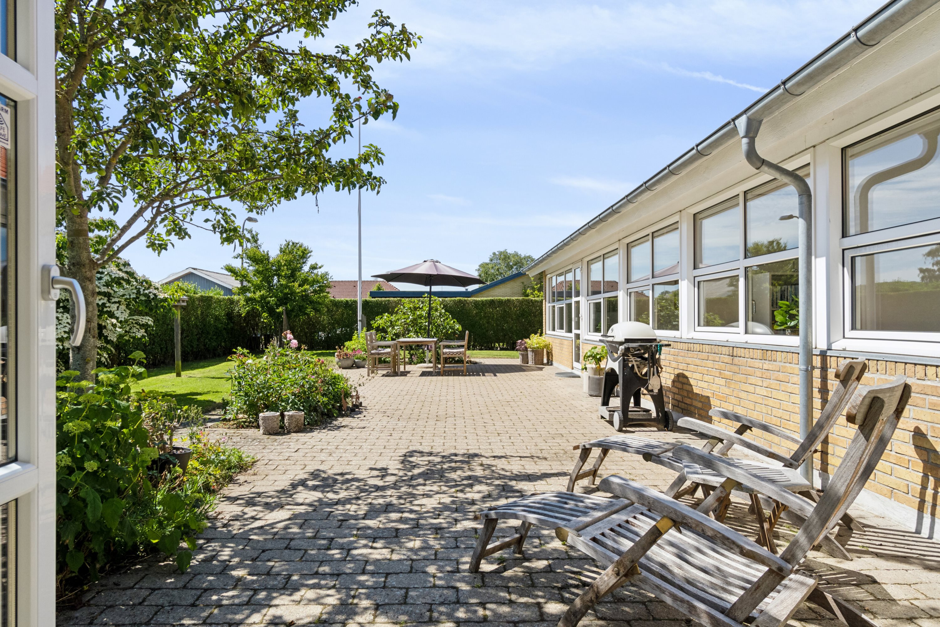 Fremhævet terrasse billede i fuldskærmstilstand. Billede af Mylius Erichsens Vej 4, 9900 Frederikshavn