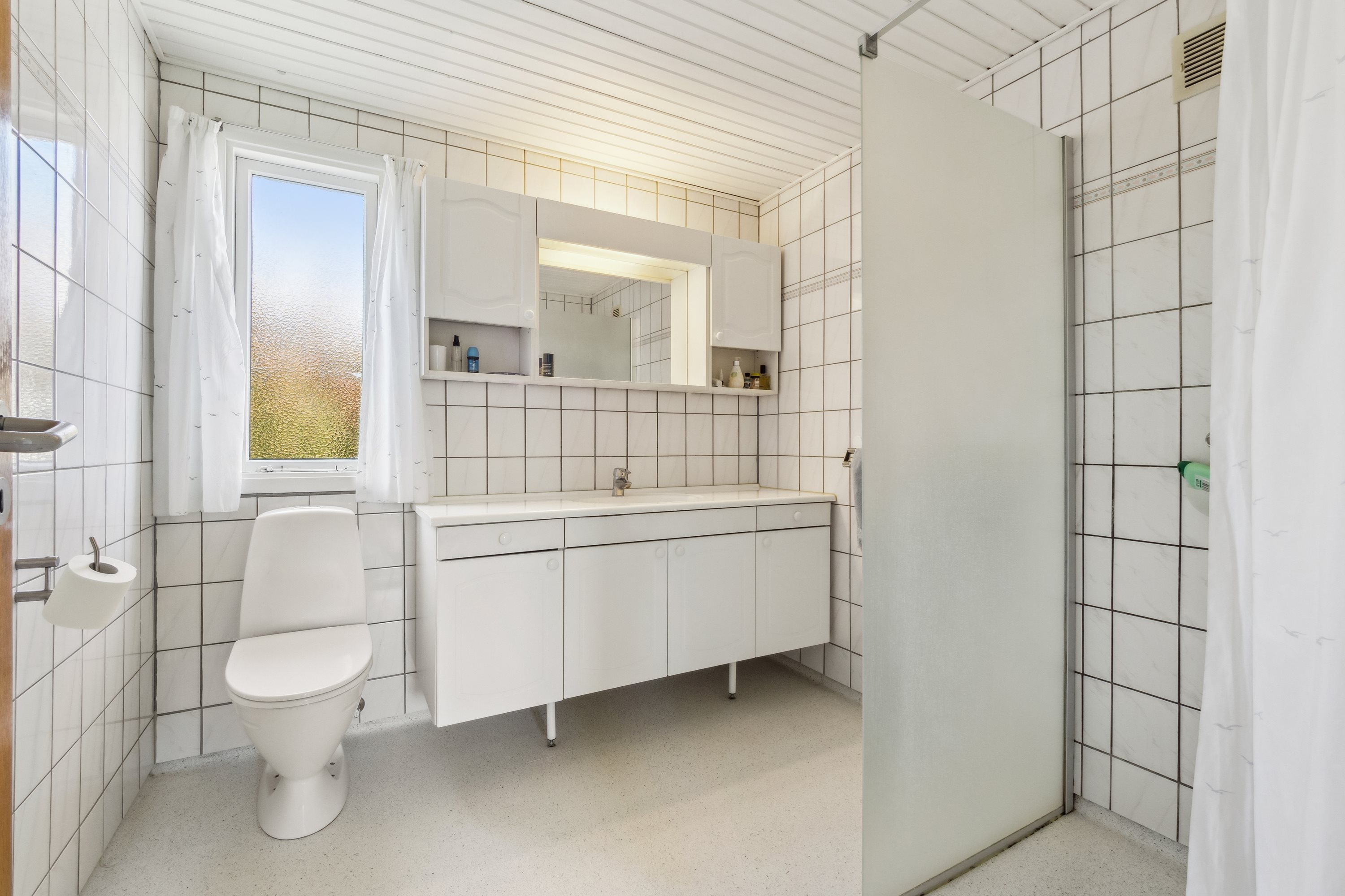 Fremhævet badeværelse billede i fuldskærmstilstand. Billede af Klosterbugten 13+17, 7900 Nykøbing M