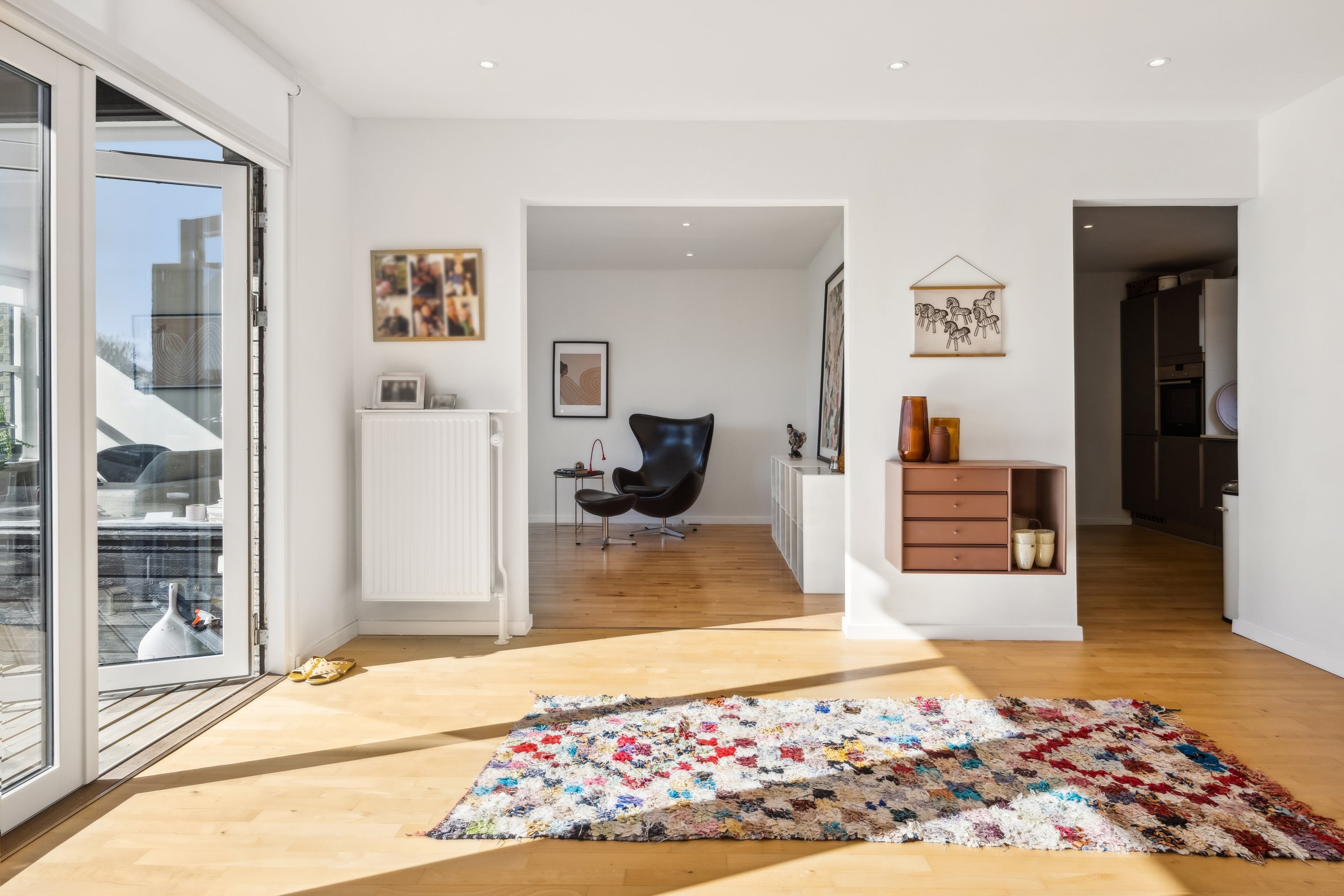 Fremhævet stue billede i fuldskærmstilstand. Billede af Toftevej 42, 9400 Nørresundby