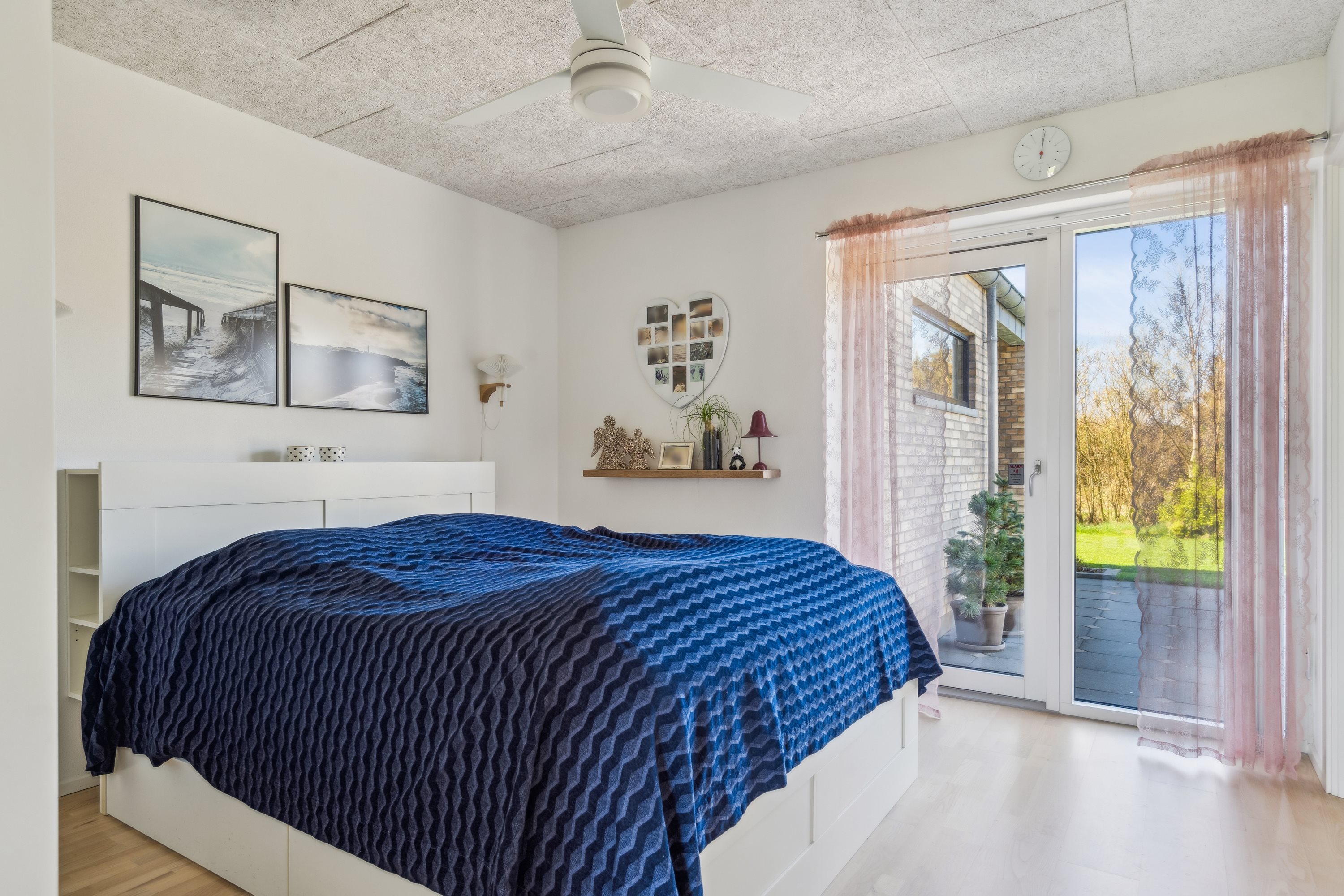 Fremhævet værelse billede i fuldskærmstilstand. Billede af J P Ladefogedsvej 10, 9850 Hirtshals