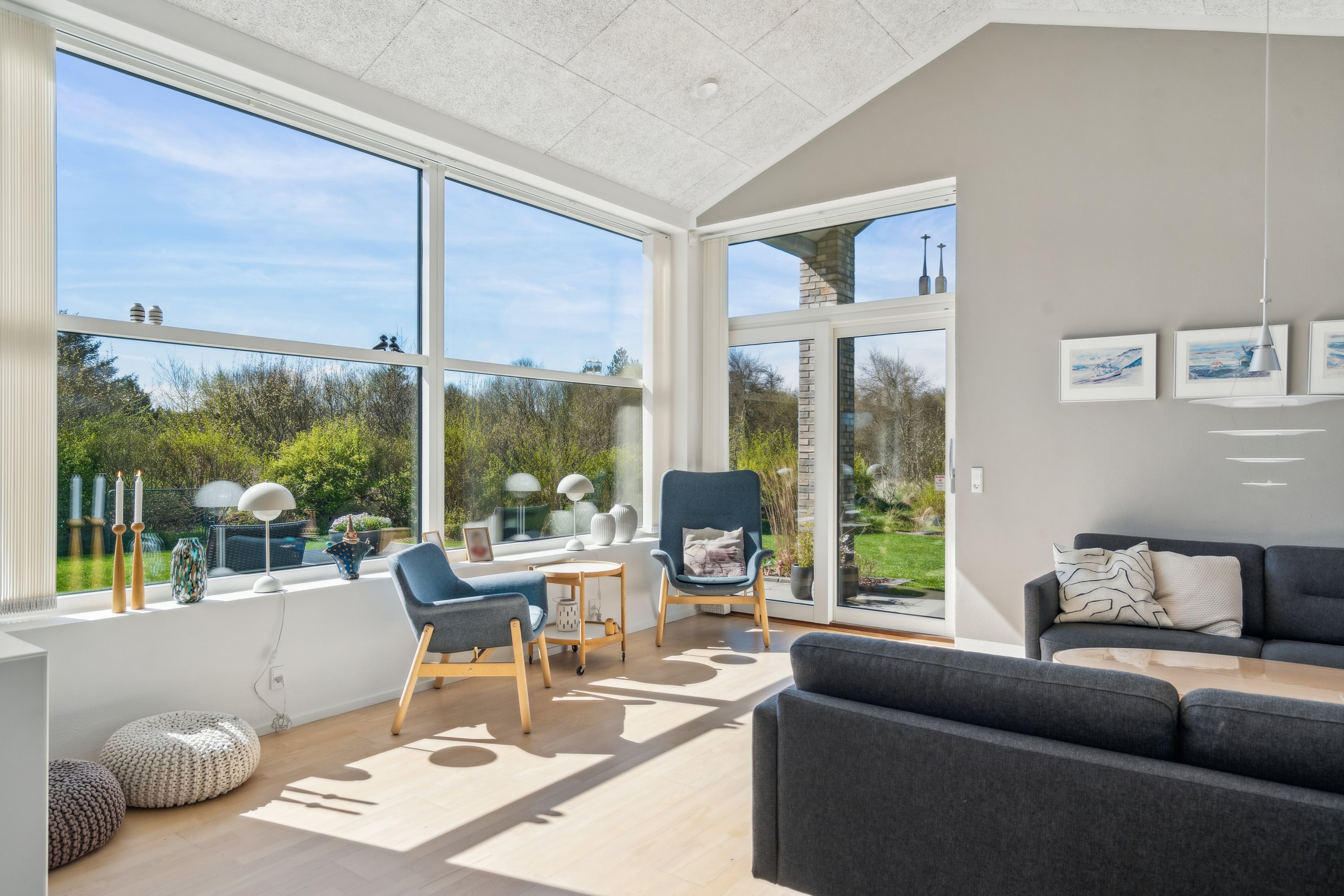 Fremhævet stue billede i fuldskærmstilstand. Billede af J P Ladefogedsvej 10, 9850 Hirtshals